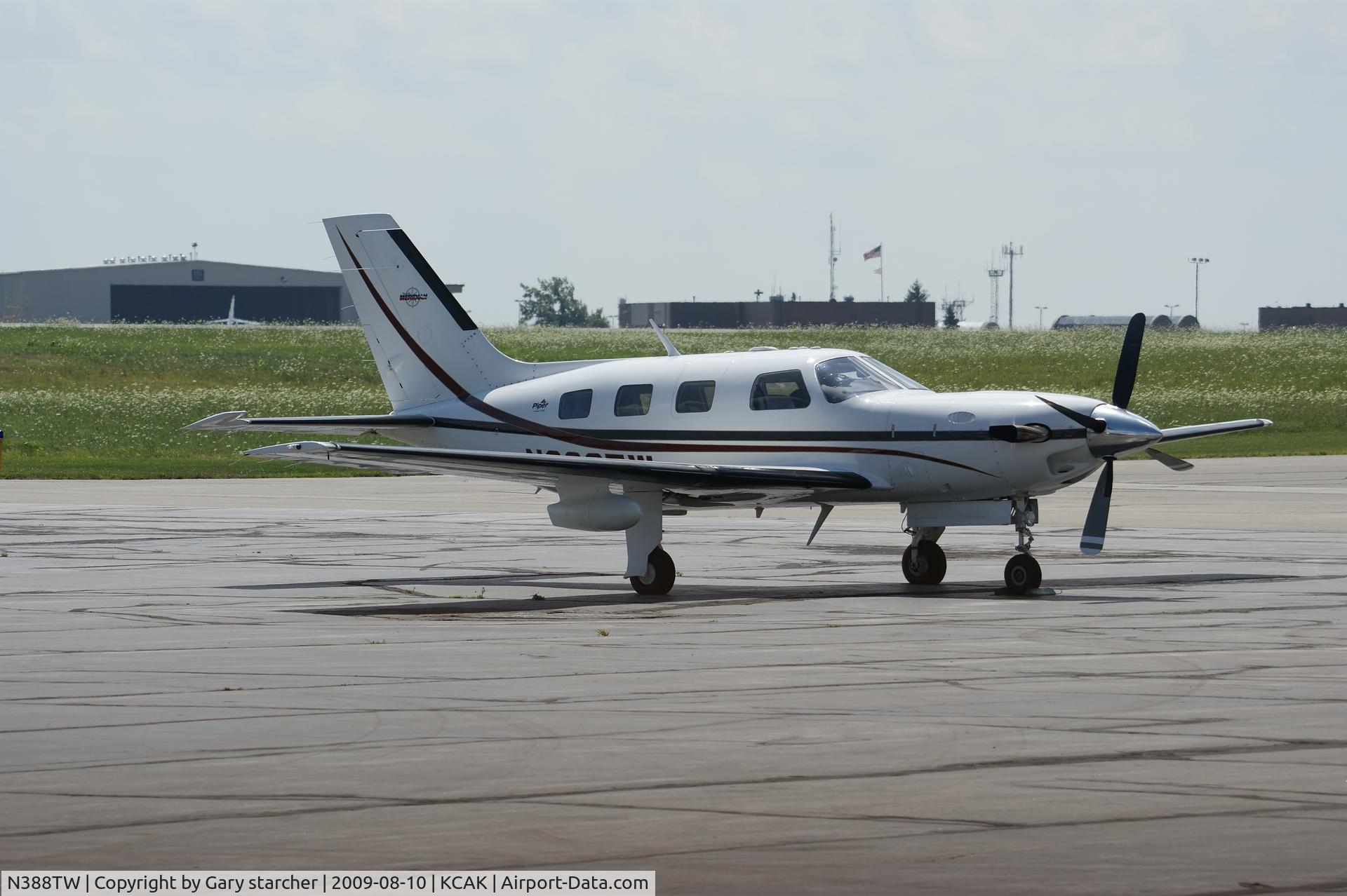 N388TW, 2000 Piper PA-46-500TP C/N 4697018, Sitting on the ramp