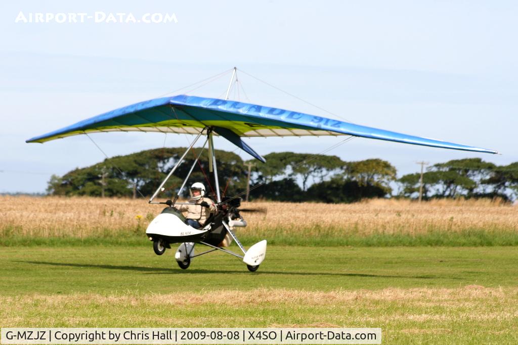 G-MZJZ, 1997 Mainair Blade 912 C/N 1121-0597-7-W924, Ince Blundell Micro light flyin