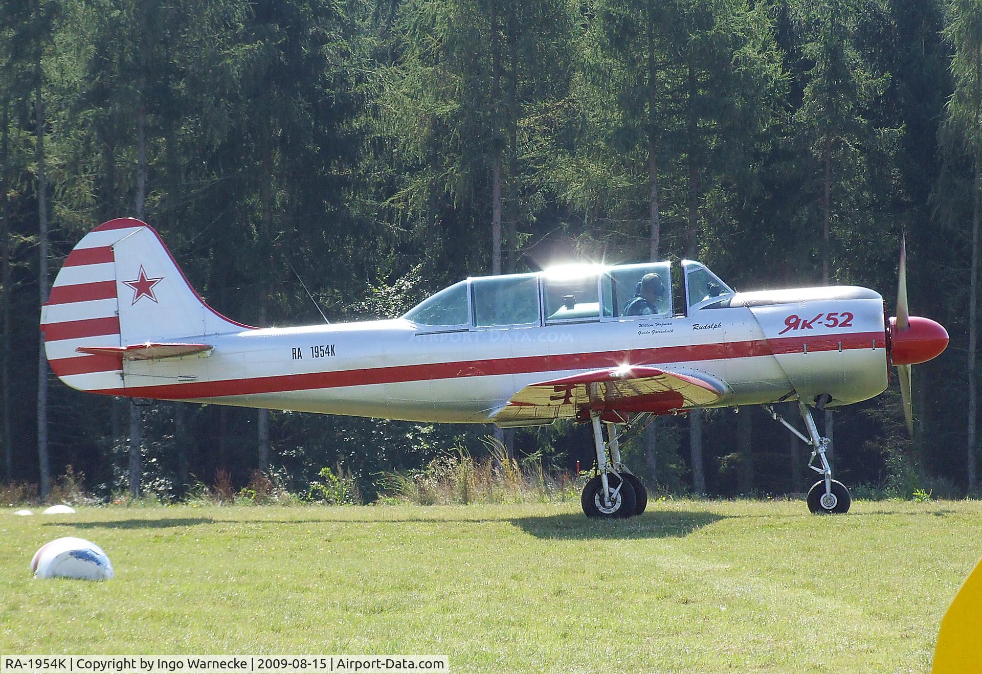 RA-1954K, 1987 Yakovlev Yak-52 C/N 877714, Yakovlev Yak-52 at the Montabaur airshow 2009