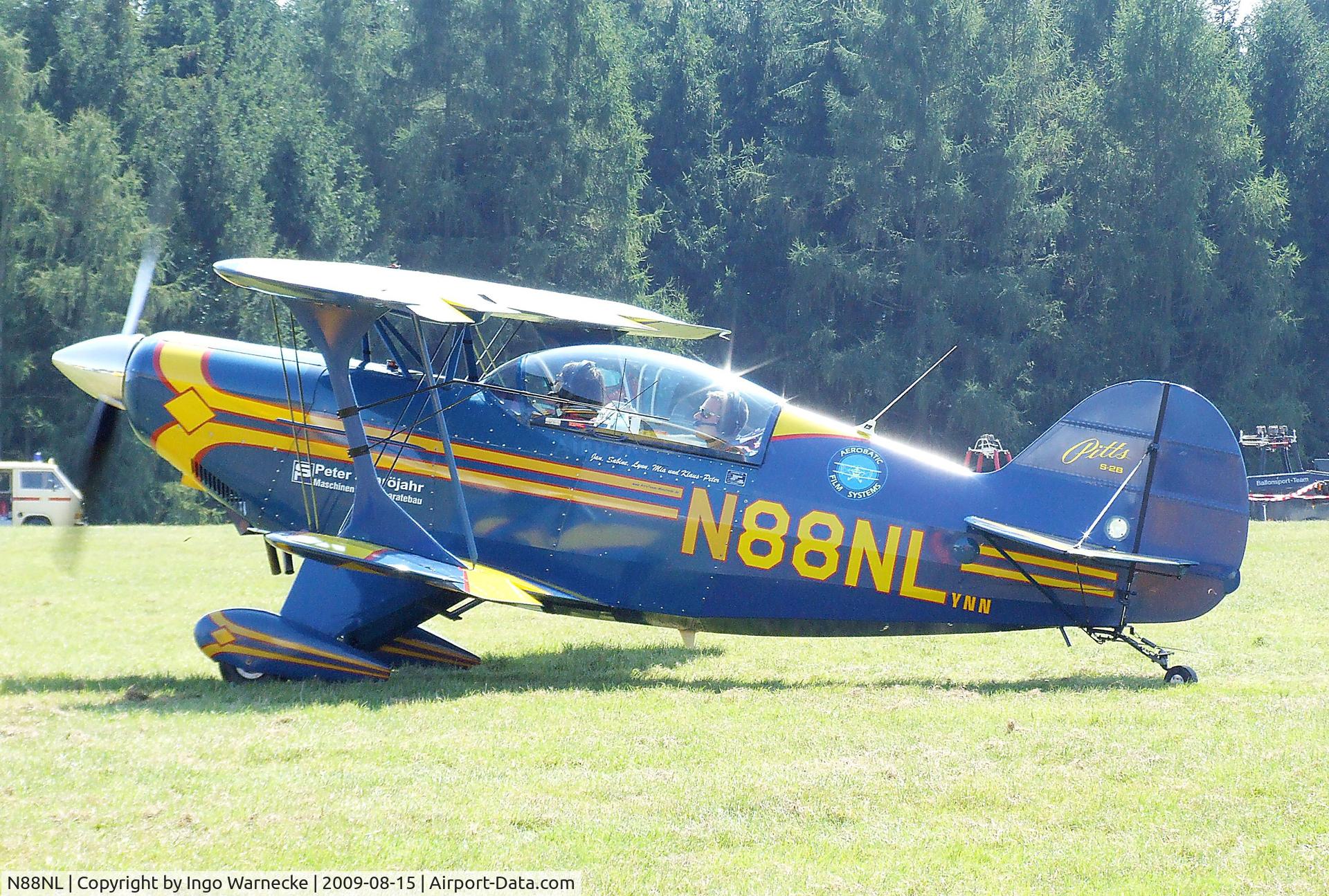 N88NL, 1988 Christen Pitts S-2B Special C/N 5147, Christen Pitts S-2B at the Montabaur airshow 2009