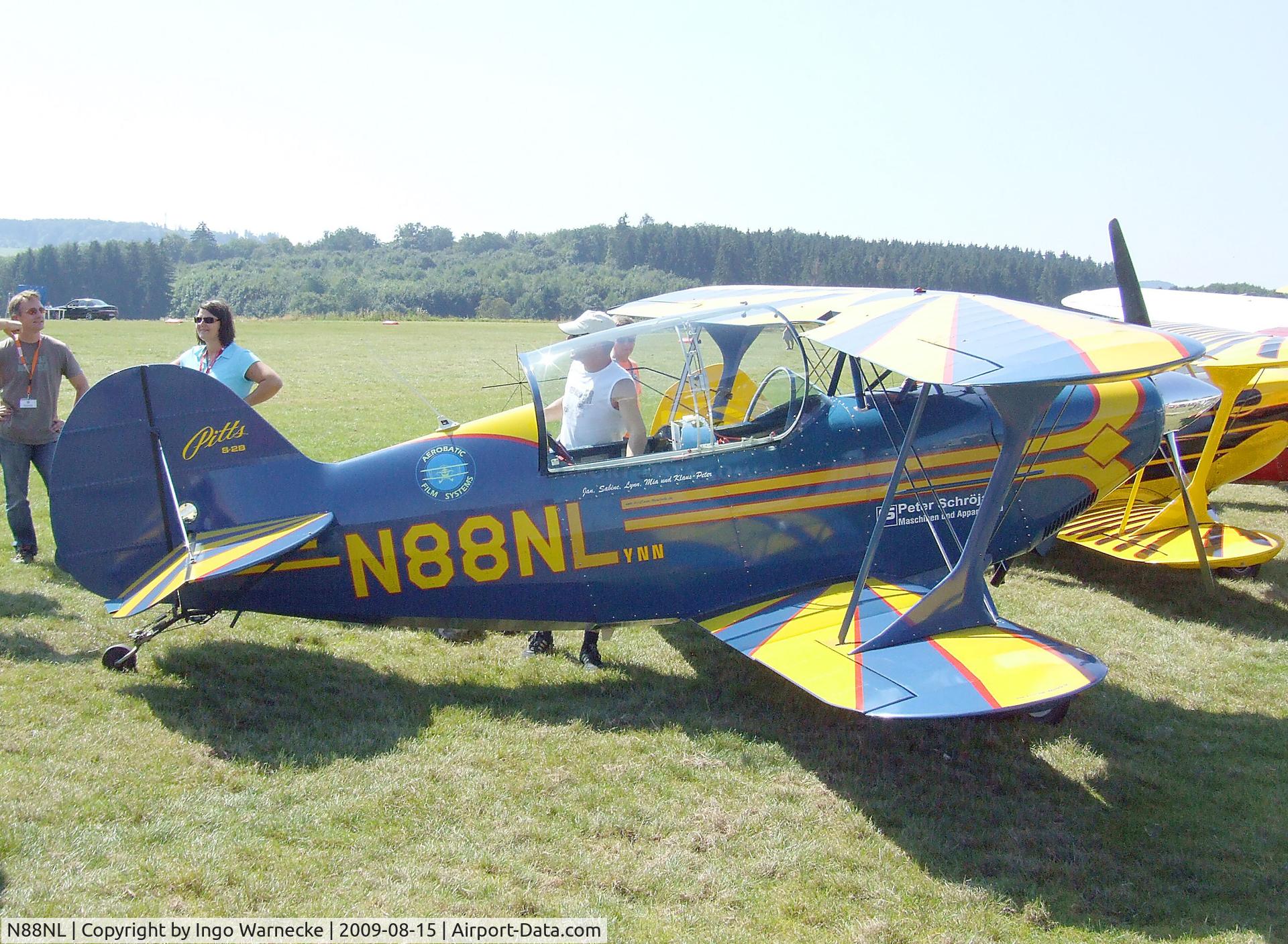 N88NL, 1988 Christen Pitts S-2B Special C/N 5147, Christen Pitts S-2B at the Montabaur airshow 2009