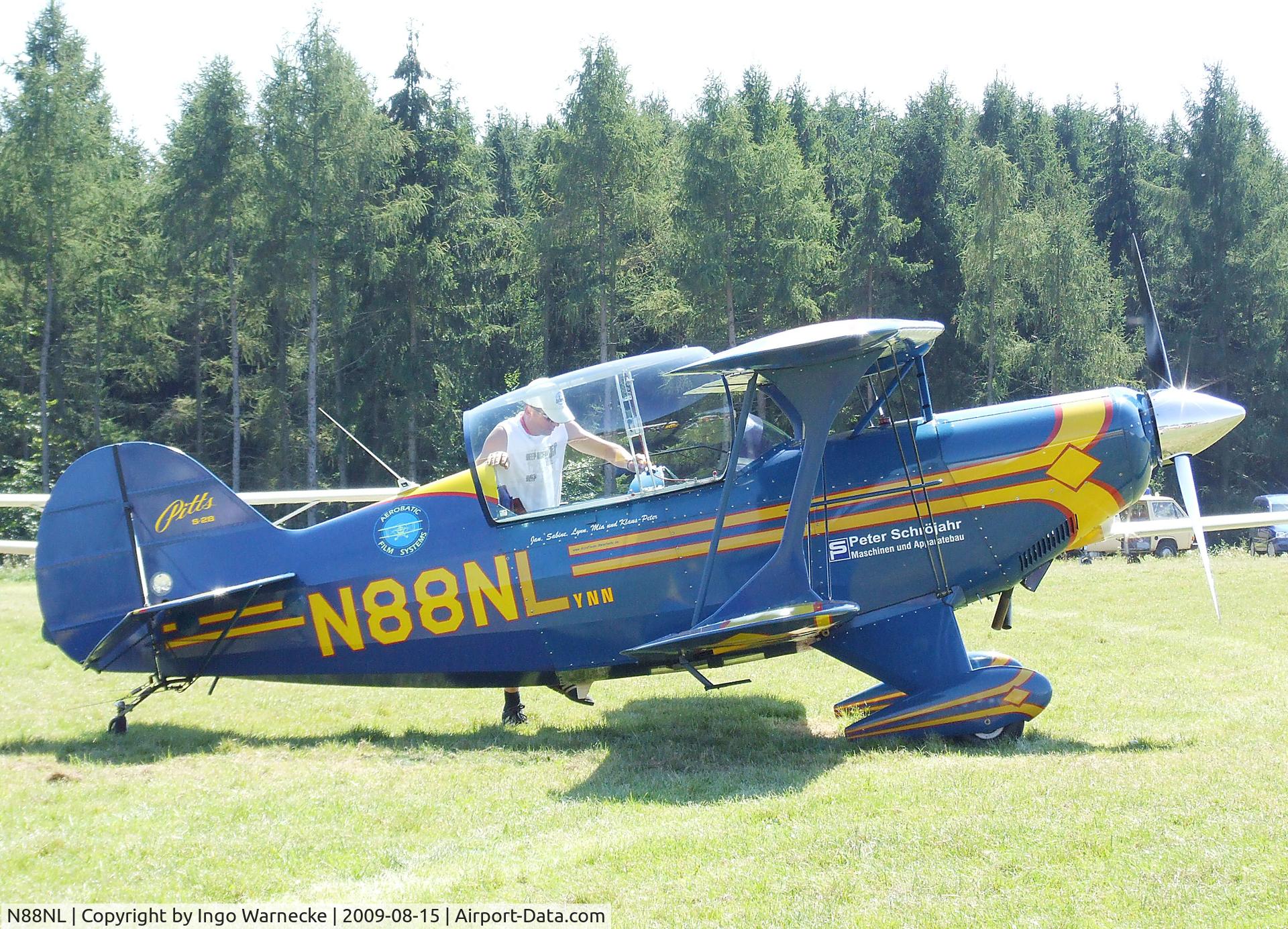 N88NL, 1988 Christen Pitts S-2B Special C/N 5147, Christen Pitts S-2B at the Montabaur airshow 2009