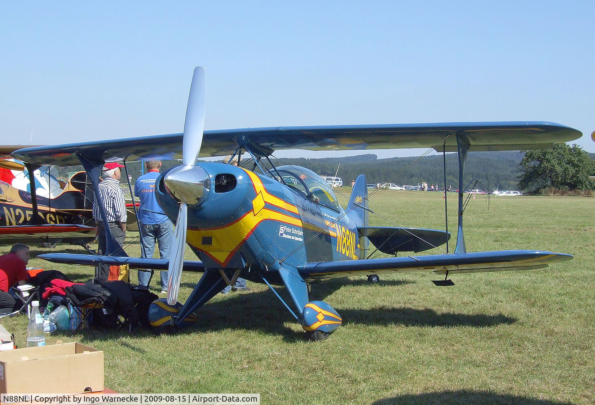 N88NL, 1988 Christen Pitts S-2B Special C/N 5147, Christen Pitts S-2B at the Montabaur airshow 2009