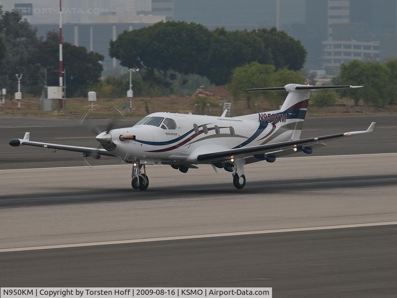 N950KM, 2004 Pilatus PC-12/45 C/N 540, N950KM arriving on RWY 21