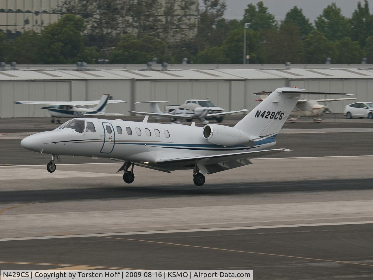 N429CS, 2007 Cessna 525B CitationJet CJ3 C/N 525B0177, N429CS arriving on RWY 21