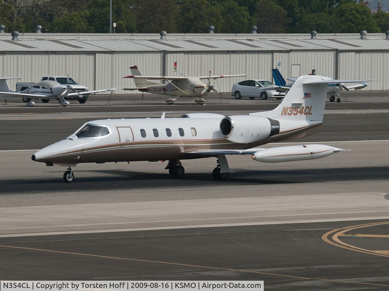 N354CL, 1982 Gates Learjet 35A C/N 493, N354CL departing from RWY 21