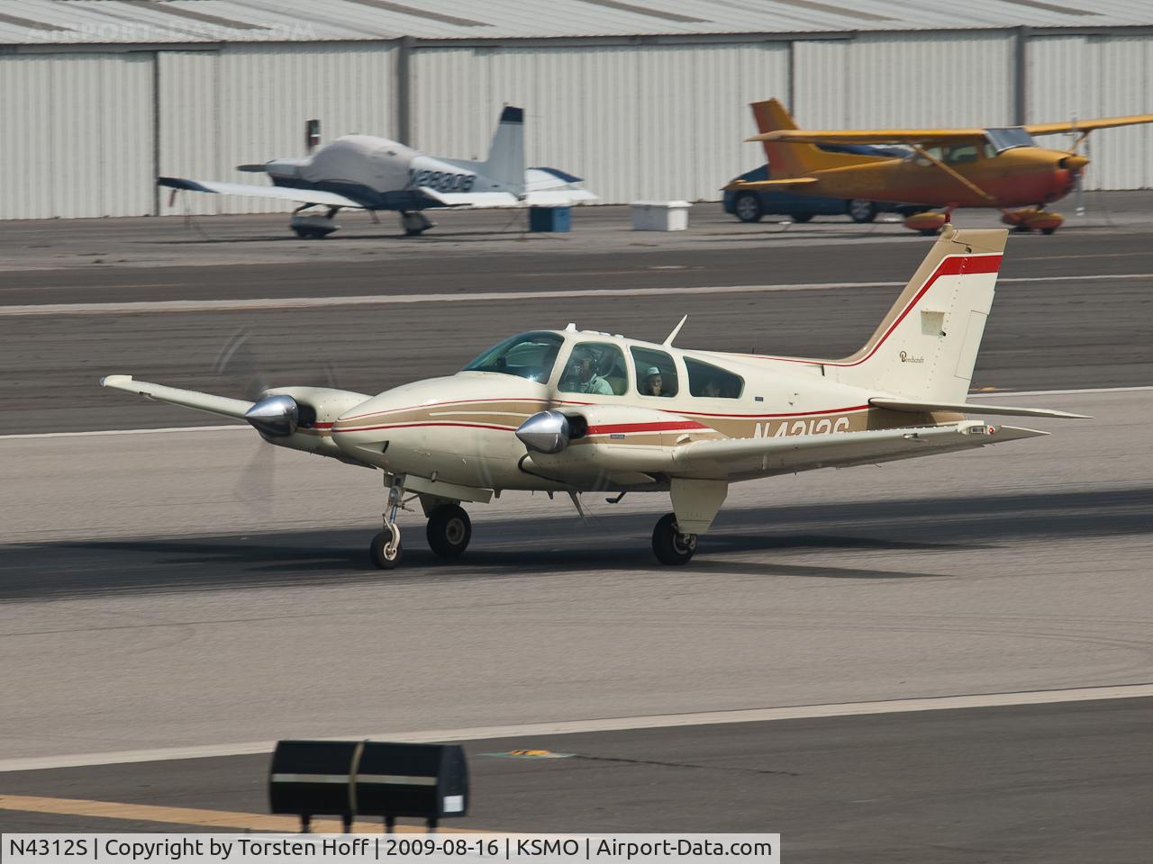 N4312S, 1975 Beech 95-B55 (T42A) Baron C/N TC-1866, N4312S departing from RWY 21