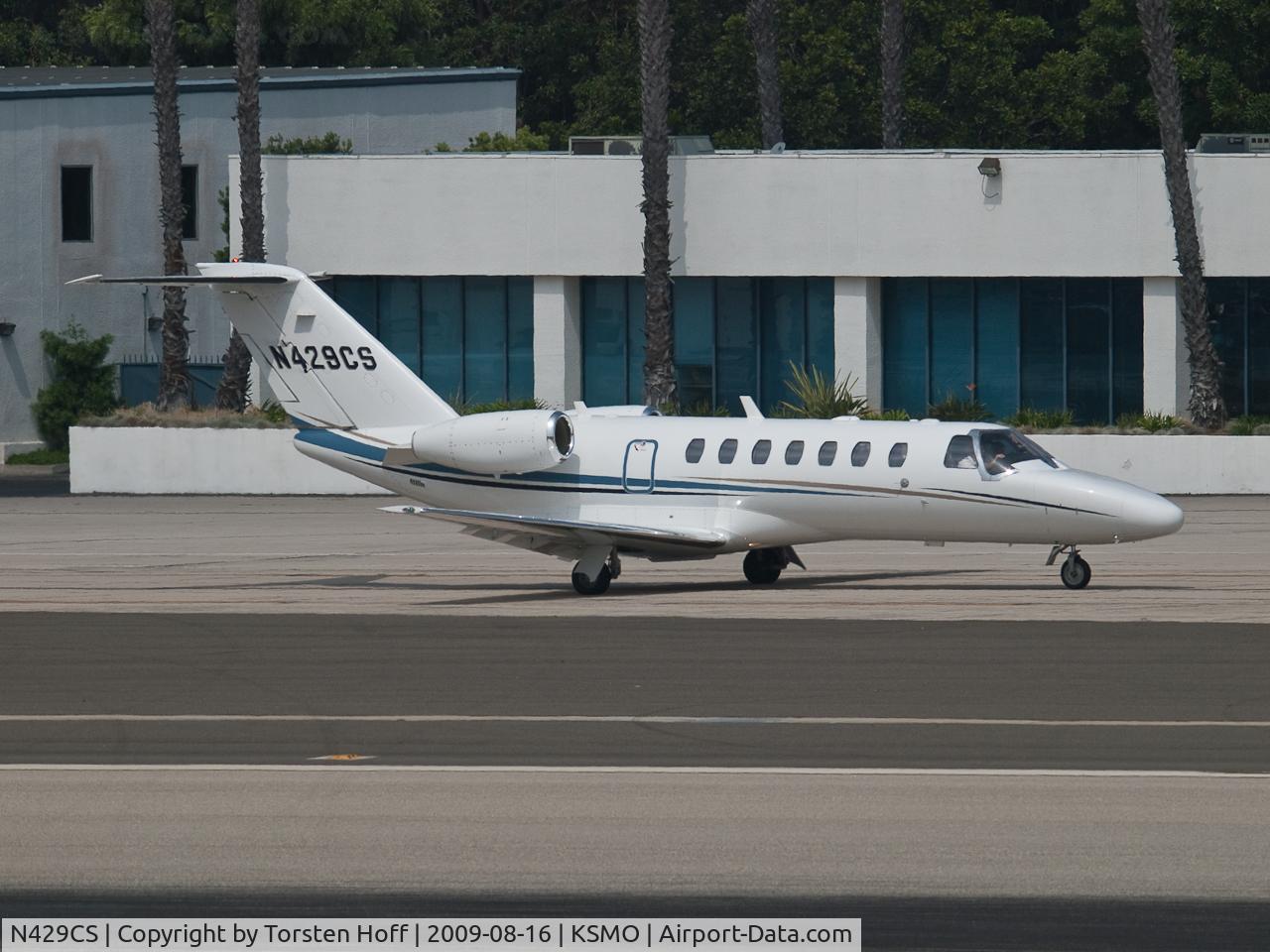 N429CS, 2007 Cessna 525B CitationJet CJ3 C/N 525B0177, N429CS taxiing