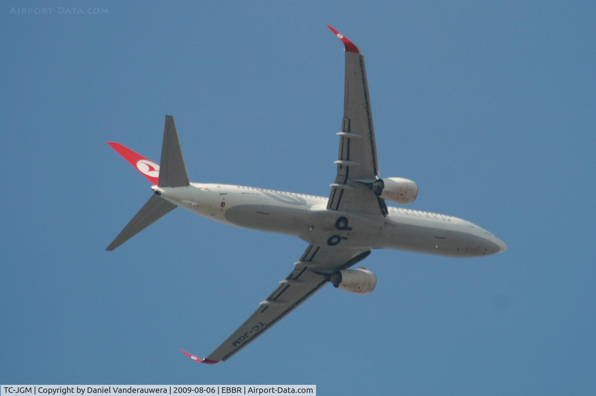 TC-JGM, 2006 Boeing 737-8F2 C/N 34411, Approach to rwy 07L/R