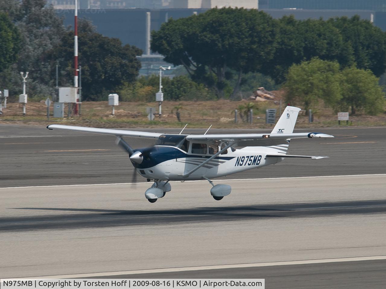 N975MB, 2004 Cessna T206H Turbo Stationair C/N T20608489, N975MB arriving on RWY 21