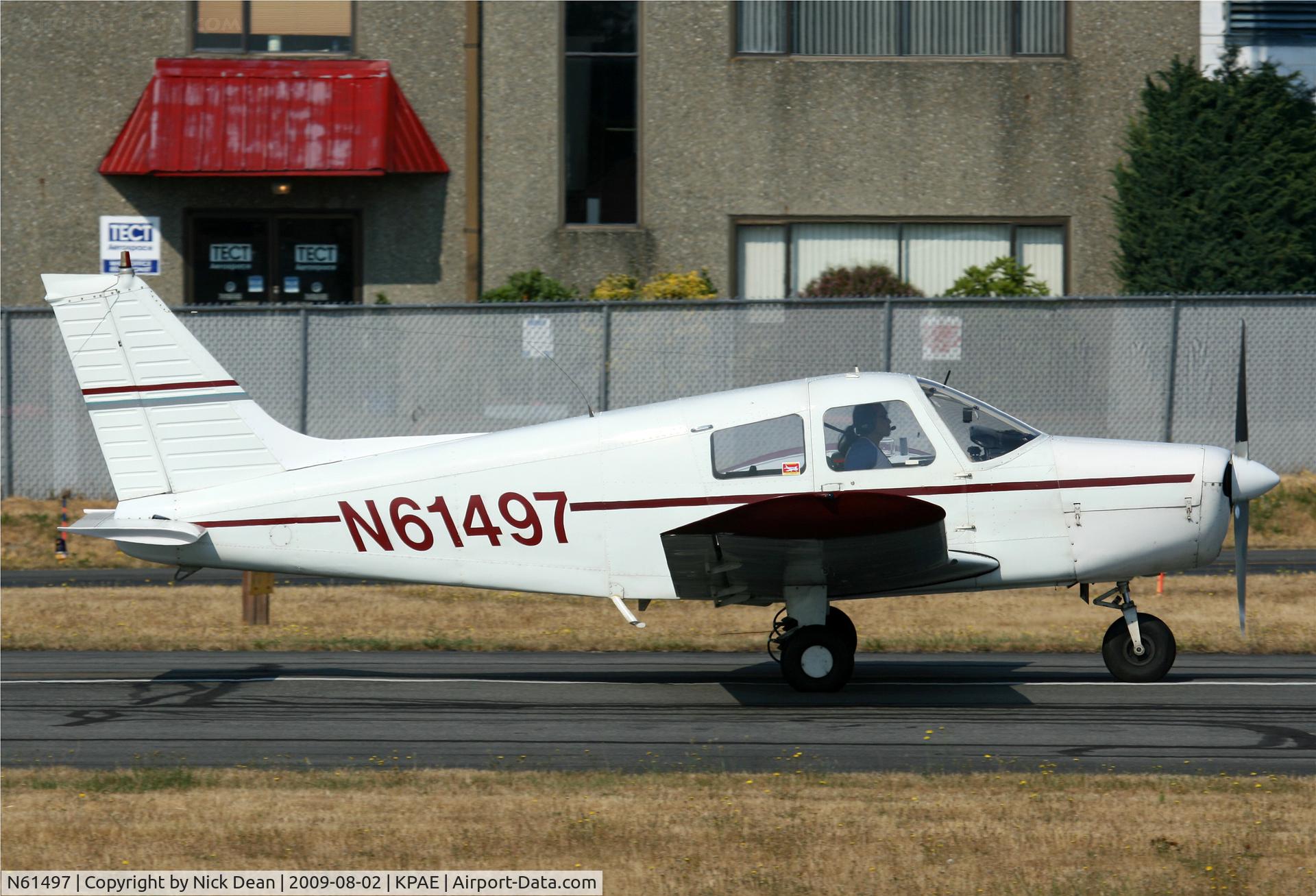 N61497, 1976 Piper PA-28-140 C/N 28-7625109, KPAE