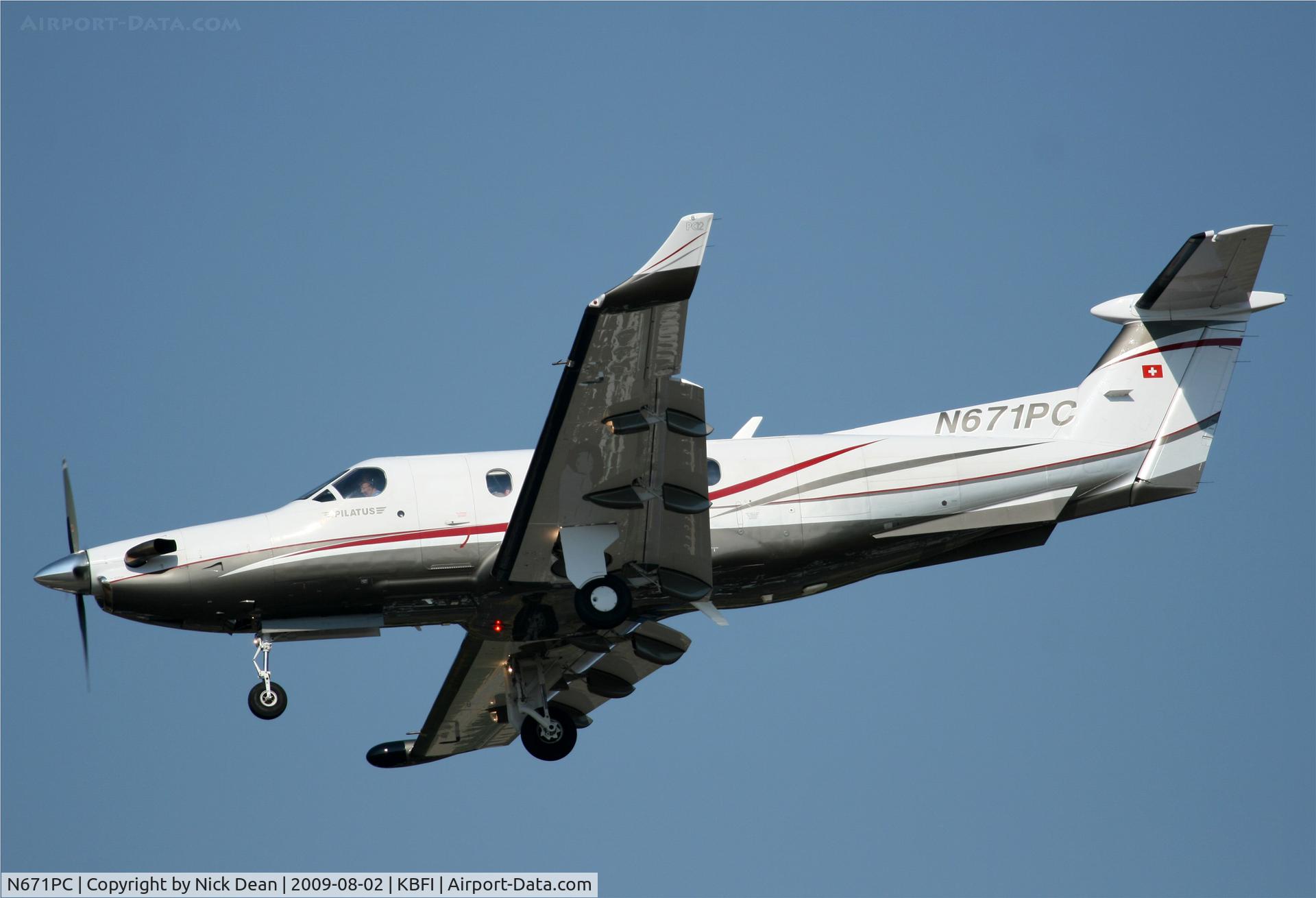 N671PC, 2005 Pilatus PC-12/45 C/N 671, KBFI
