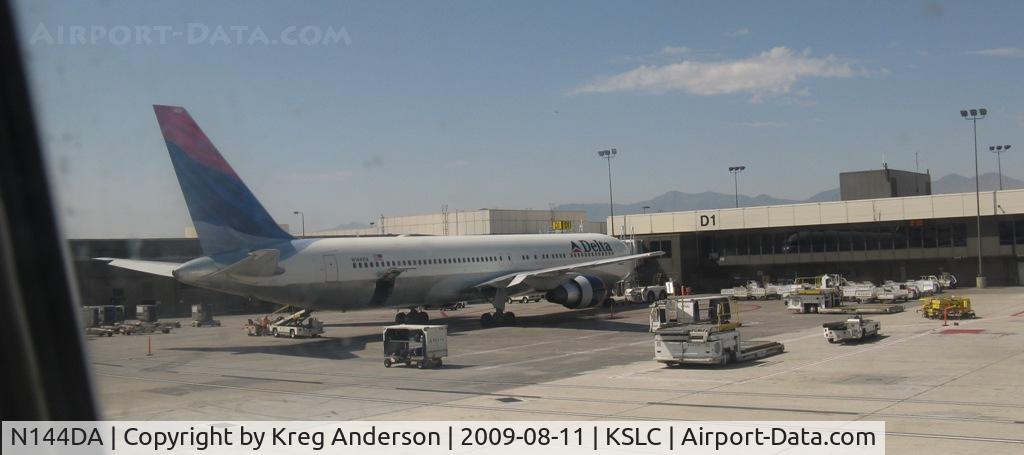 N144DA, 1999 Boeing 767-332 C/N 27584, Delta Airlines Boeing 767-332