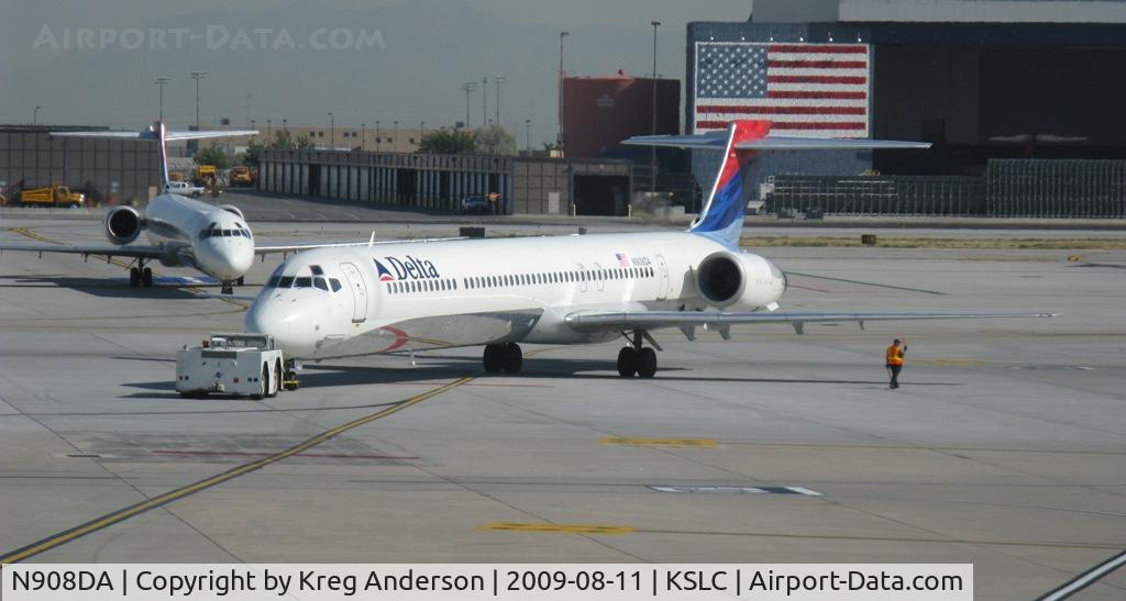 N908DA, 1995 McDonnell Douglas MD-90-30 C/N 53388, Delta Airlines; McDonnell Douglas MD-90-30