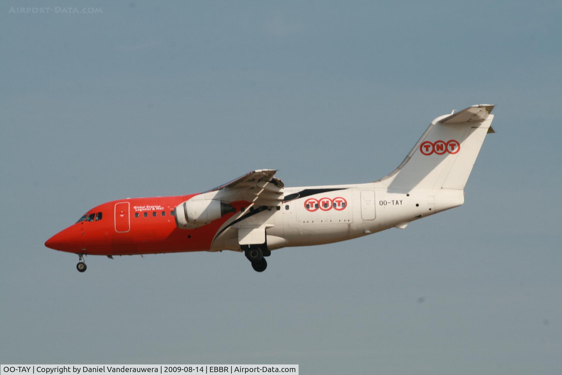 OO-TAY, 1993 British Aerospace BAe.146-200QC C.3 Quick Change C/N E2211, arrival of flight TAY5163 to rwy 25L