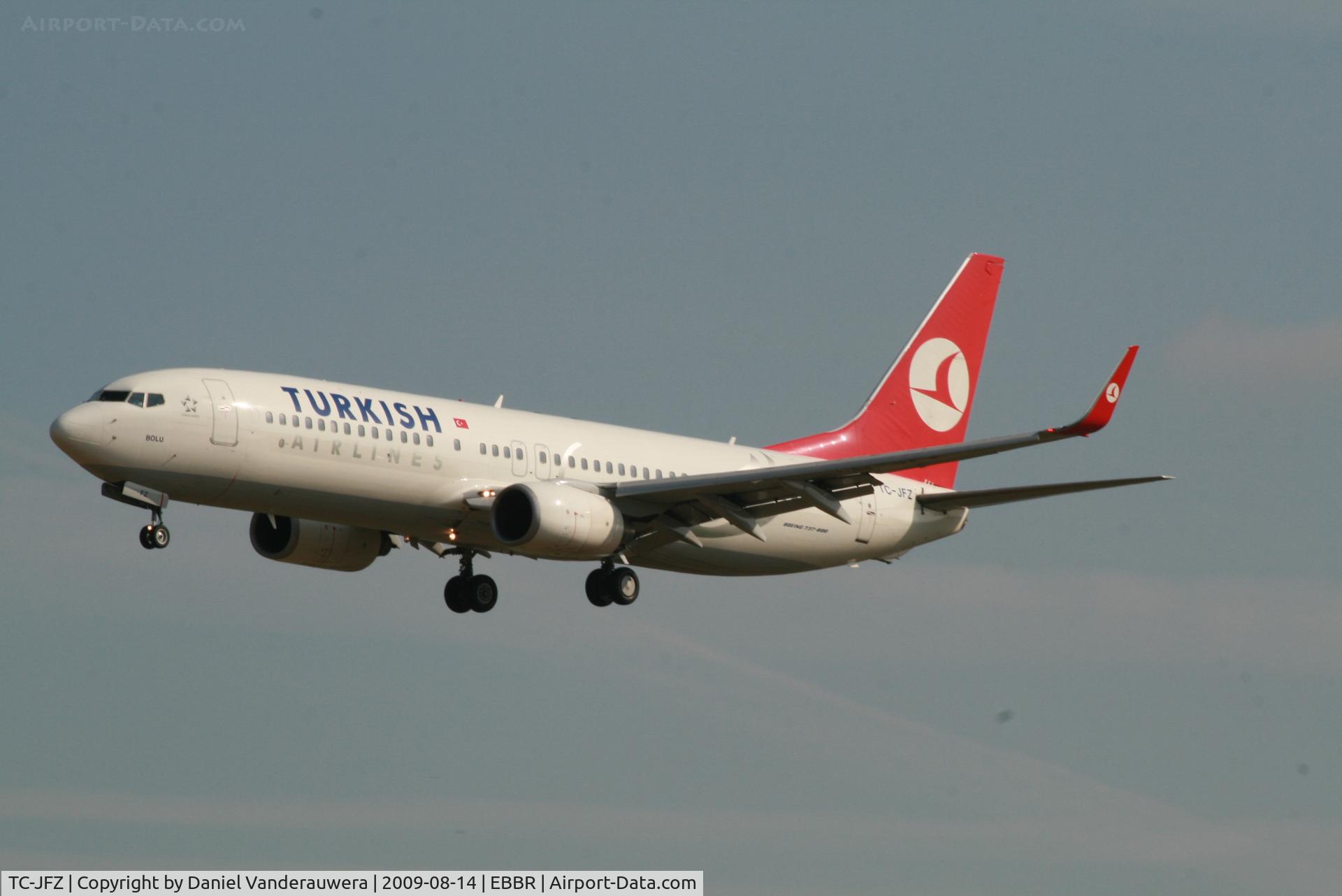 TC-JFZ, 2000 Boeing 737-8F2 C/N 29784, arrival of flight TK1937 to rwy 25L