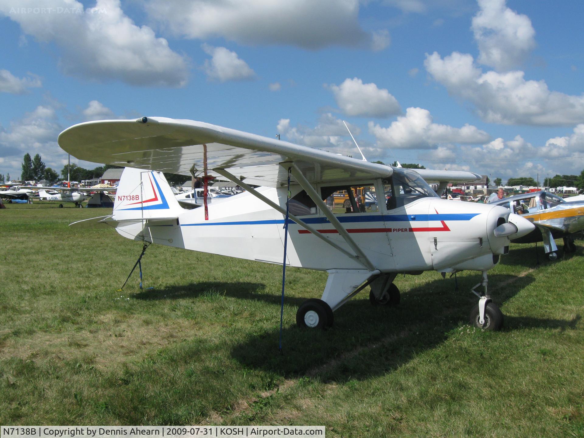 N7138B, 1956 Piper PA-22-150 Tri Pacer C/N 22-4358, OSH-2009