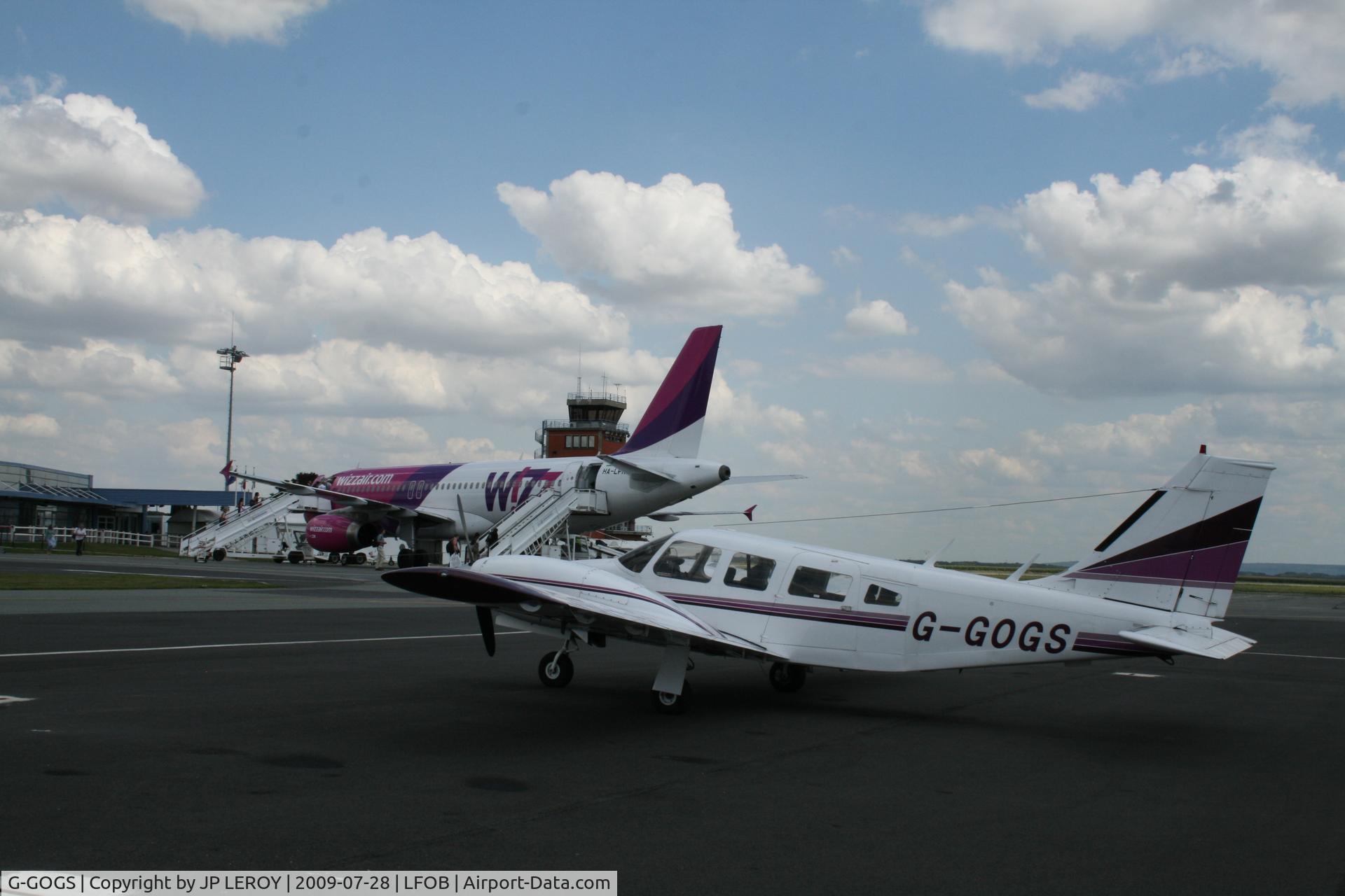 G-GOGS, 1975 Piper PA-34-200T Seneca II C/N 34-7570228, BEAUVAIS for customs