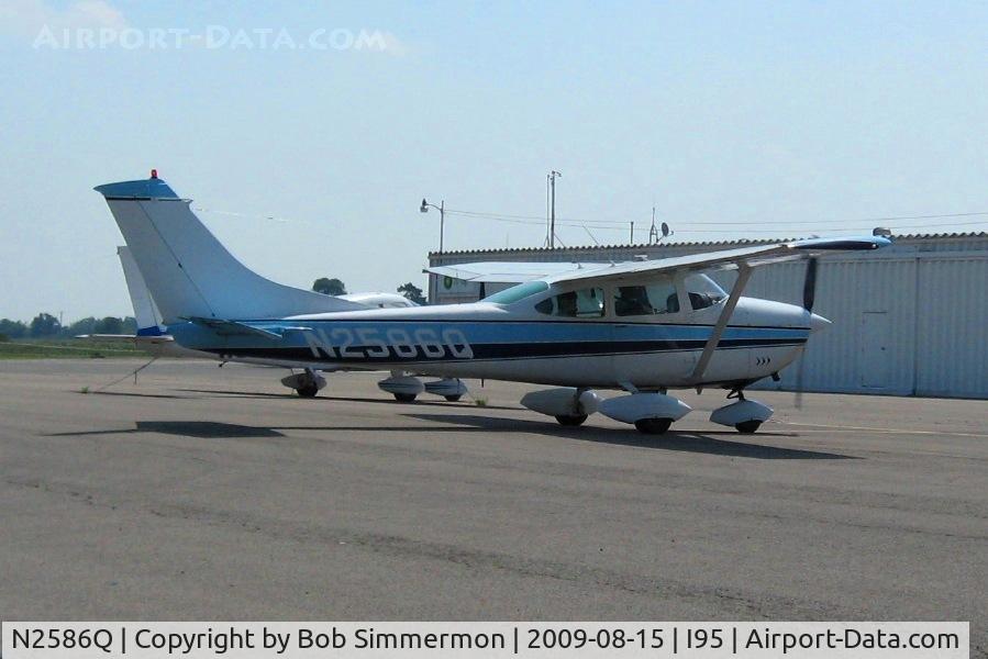 N2586Q, 1966 Cessna 182K Skylane C/N 18257786, Arriving at Kenton, Ohio