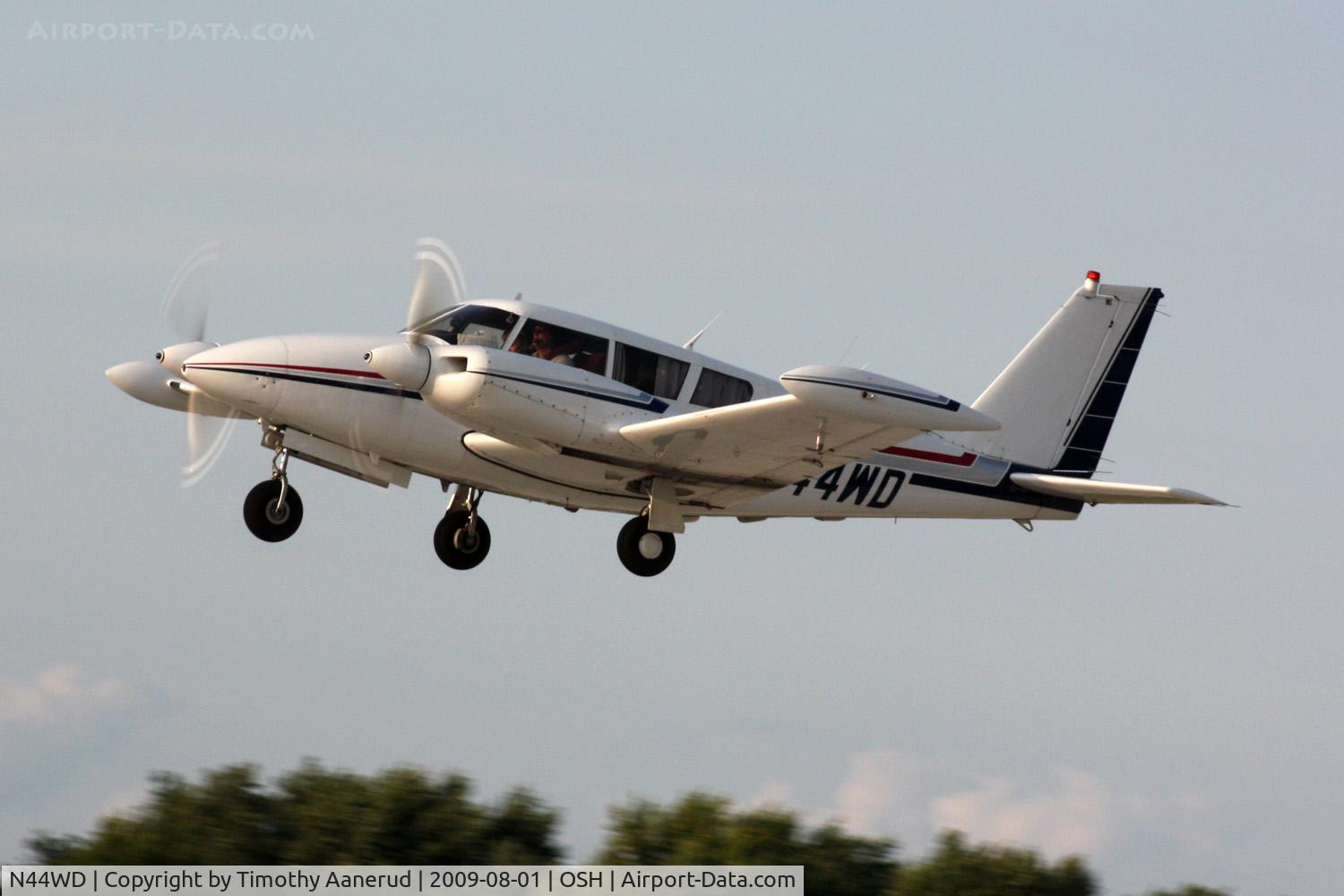N44WD, 1969 Piper PA-30 Twin Comanche Twin Comanche C/N 30-1860, 1969 Piper PA-30, c/n: 30-1860