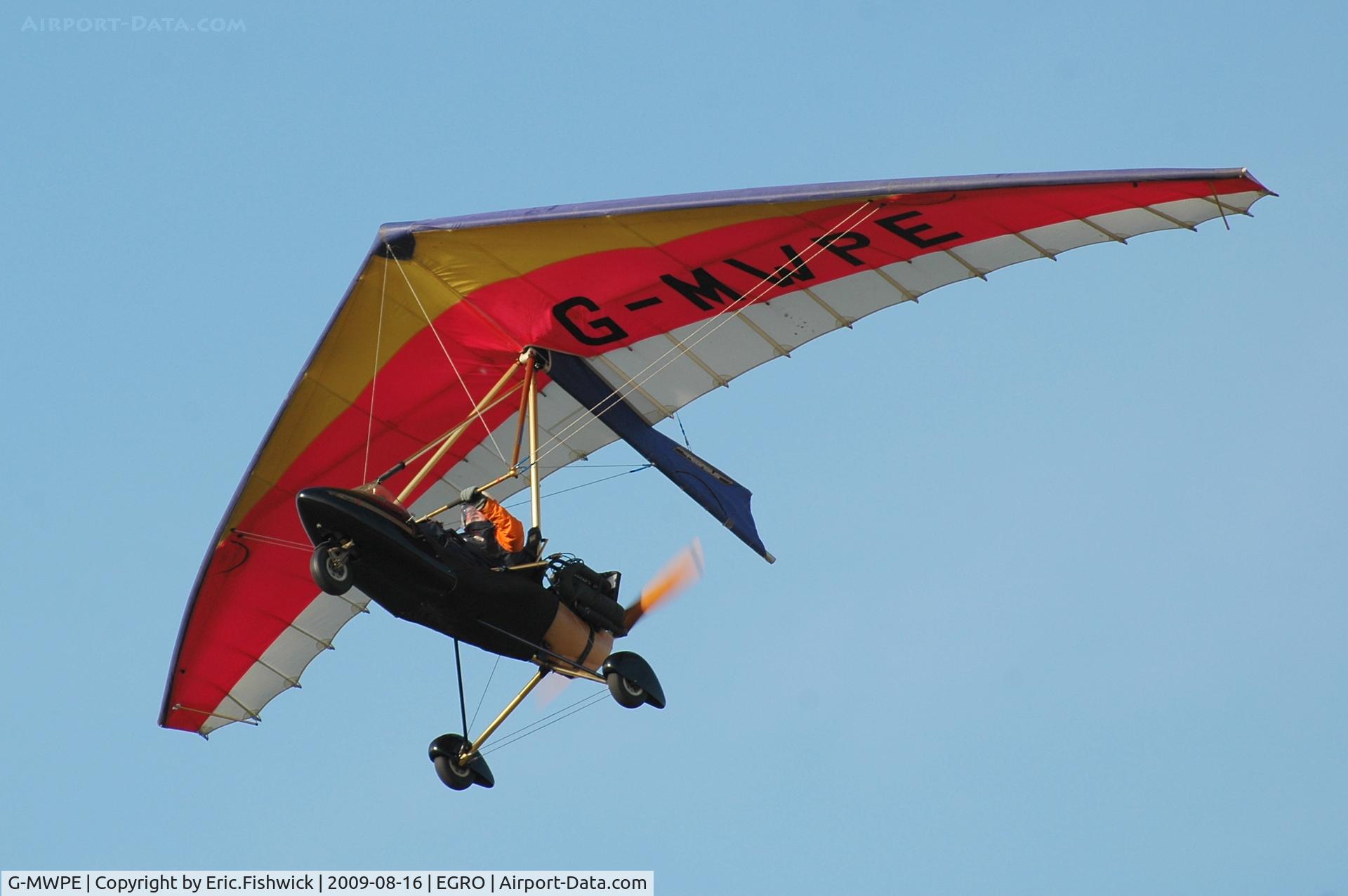 G-MWPE, 1991 Solar Wings Pegasus XL-Q C/N SW-WQ-0416, G-MWPE  departing Heart Air Display, Rougham Airfield Aug 09