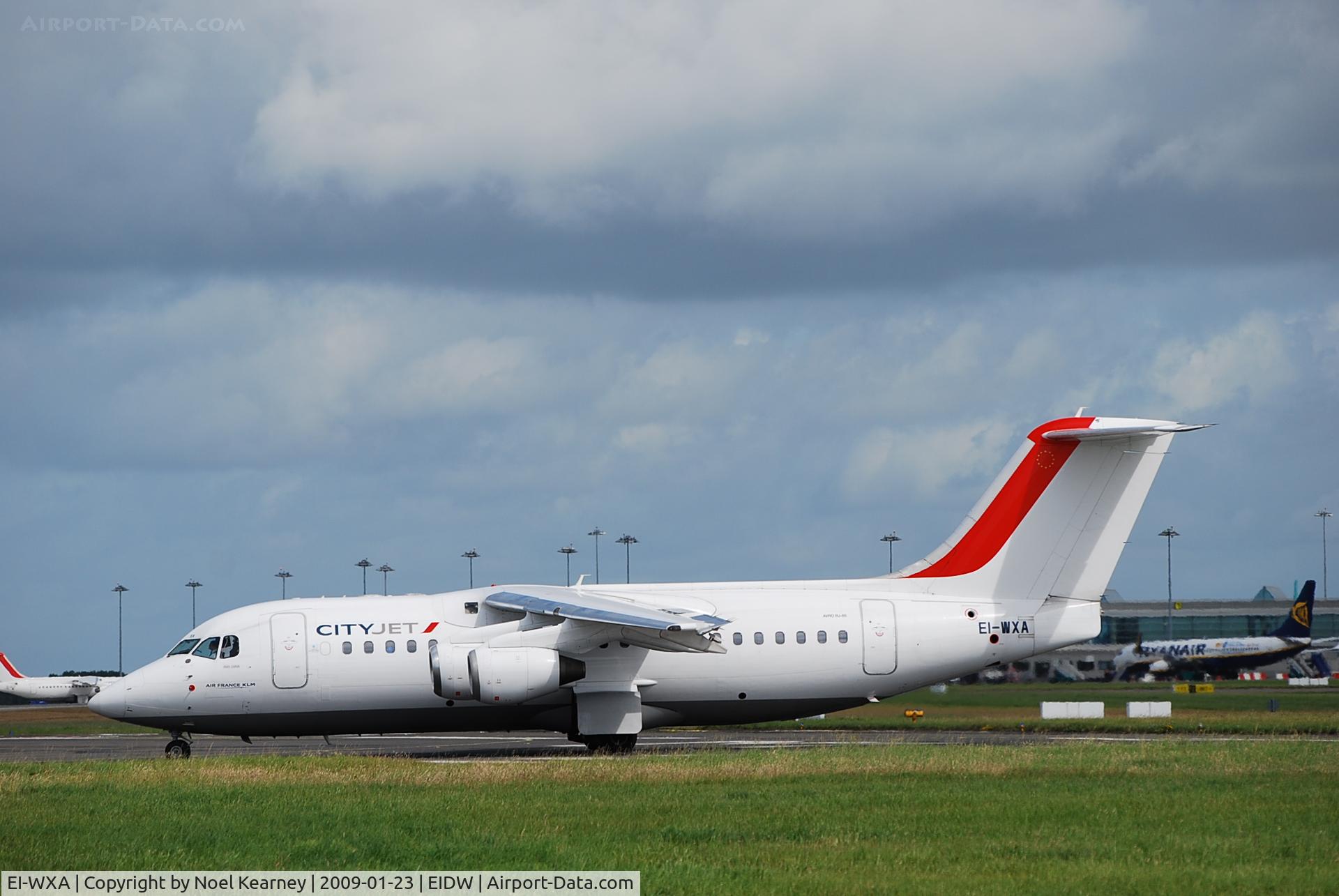 EI-WXA, 1997 British Aerospace Avro 146-RJ85A C/N E2310, Departing off Rwy 28