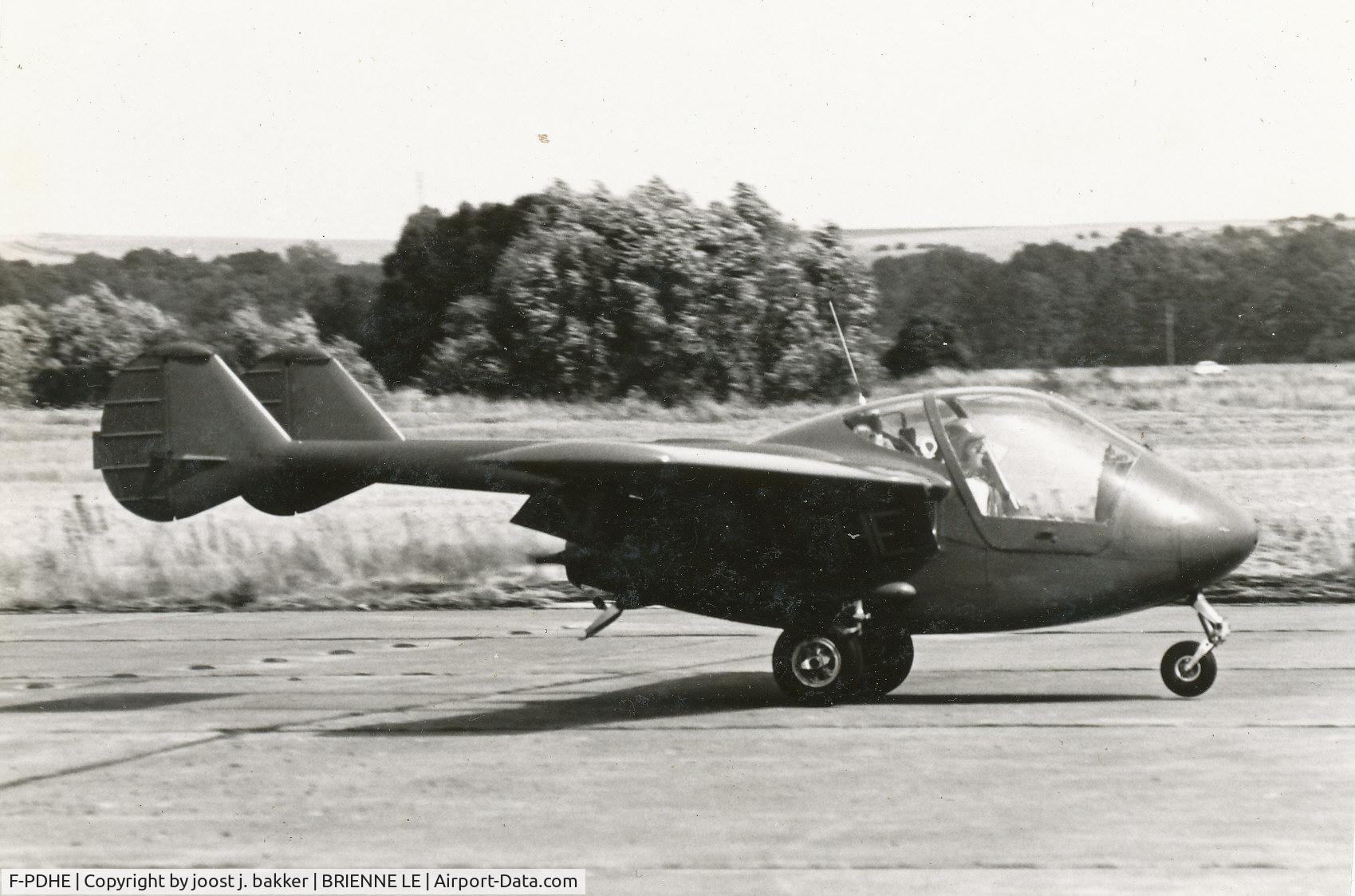 F-PDHE, SIPA 200 C/N 7, taken at brienne le chateau RSA meeting 1983 ,color is red