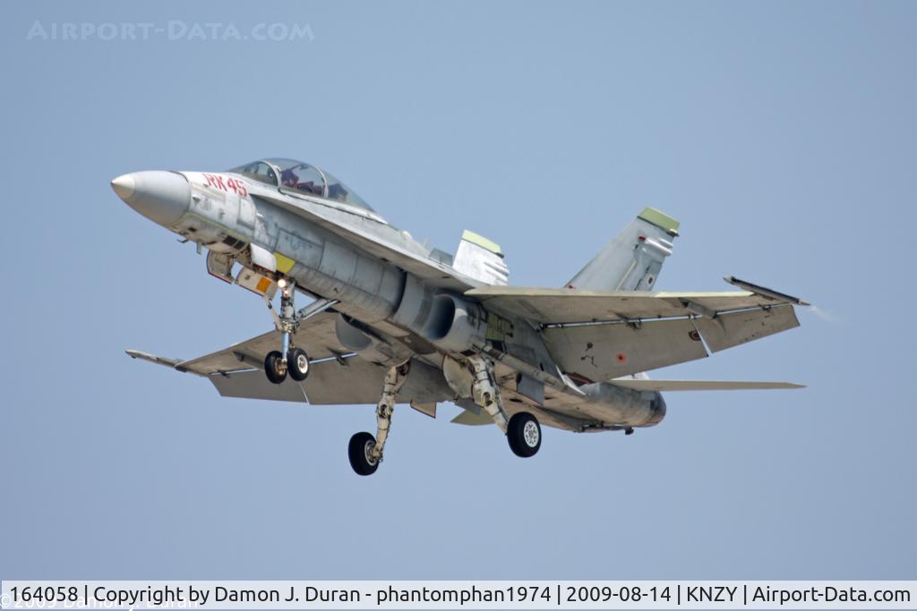 164058, 1990 McDonnell Douglas F/A-18D Hornet C/N 0948/D058, Taken on approach to NAS North Island, test flight after depot work.