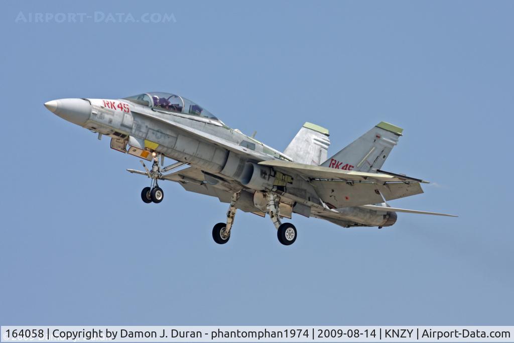 164058, 1990 McDonnell Douglas F/A-18D Hornet C/N 0948/D058, Taken on approach to NAS North Island, test flight after depot work.