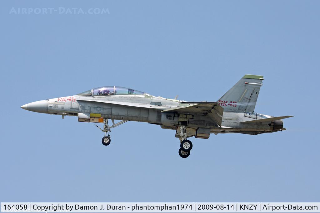 164058, 1990 McDonnell Douglas F/A-18D Hornet C/N 0948/D058, Taken on approach to NAS North Island, test flight after depot work.