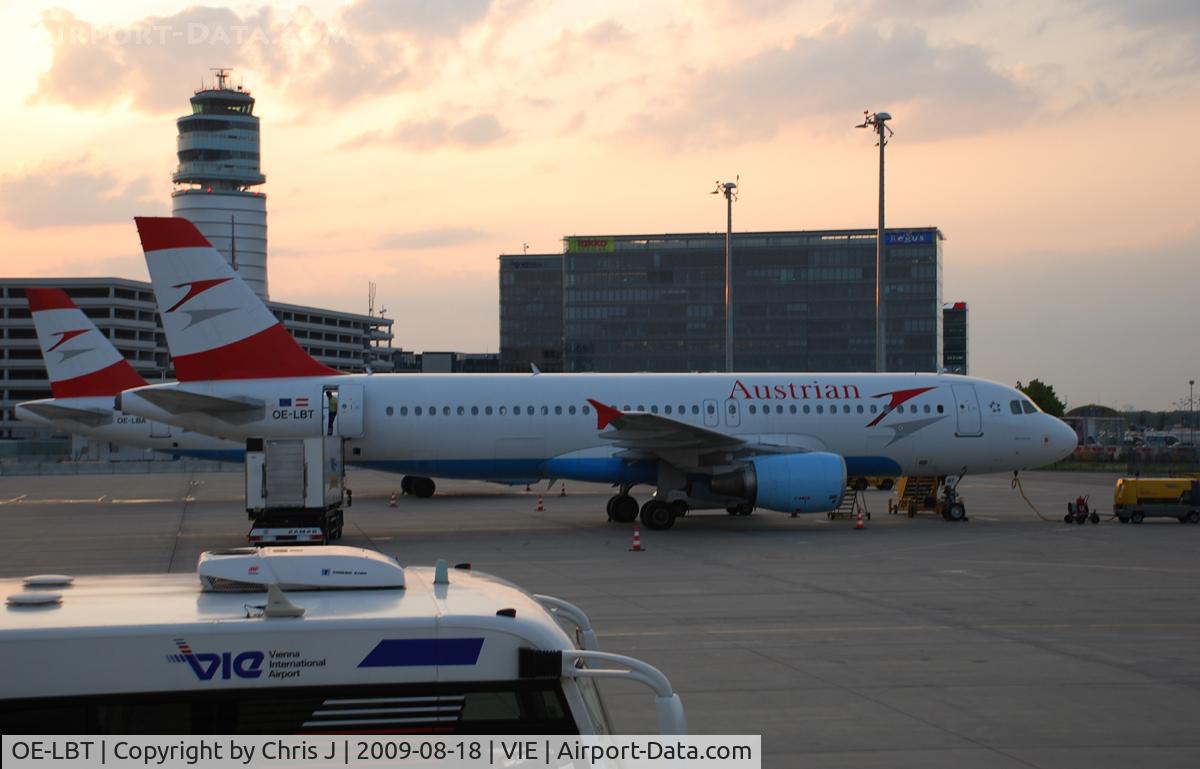 OE-LBT, 2000 Airbus A320-214 C/N 1387, Airbus A320-214, c/n: 1387