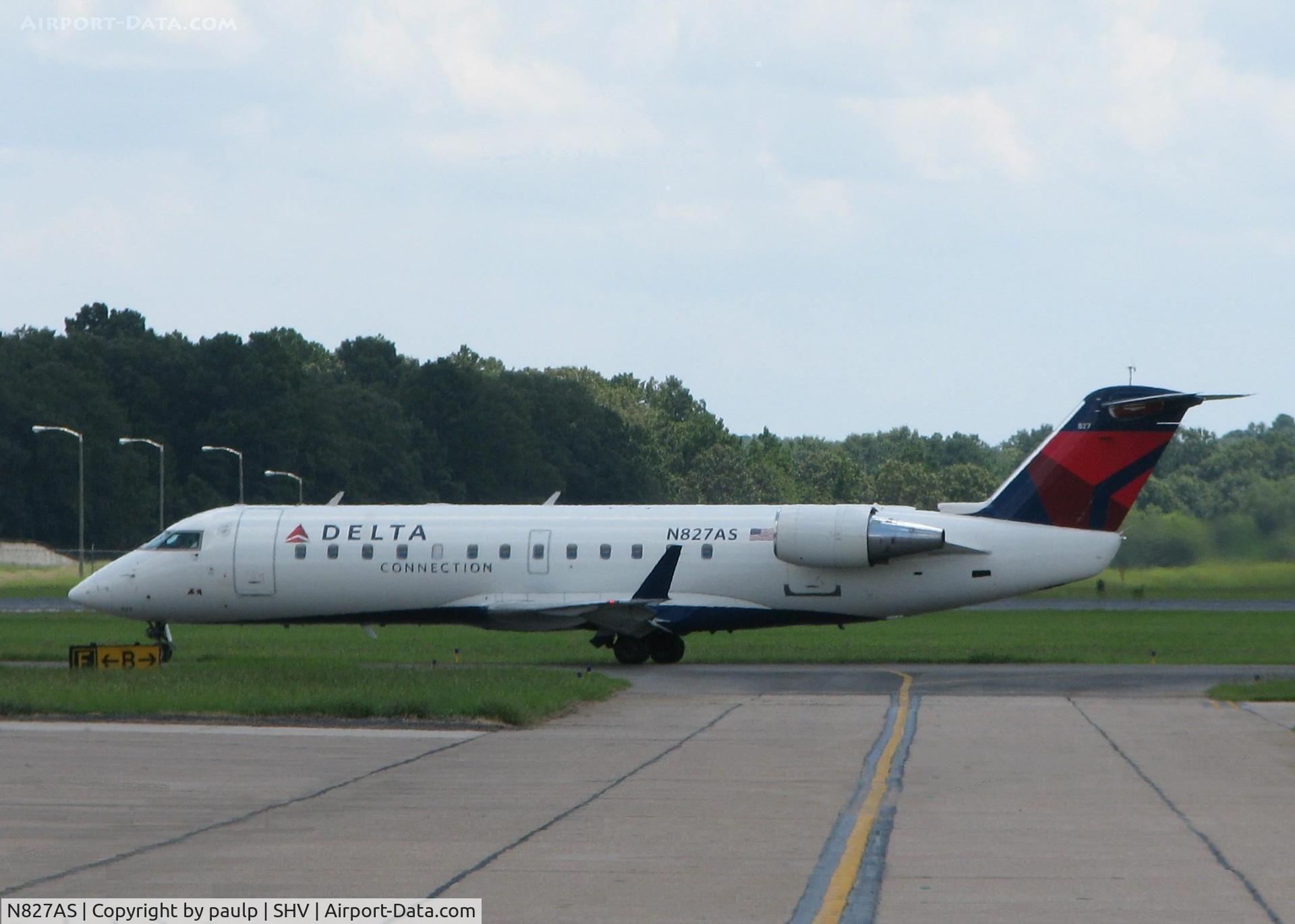 N827AS, 1997 Canadair CRJ-200ER (CL-600-2B19) C/N 7212, Taxiing to runway 23 at the Shreveport Regional airport.