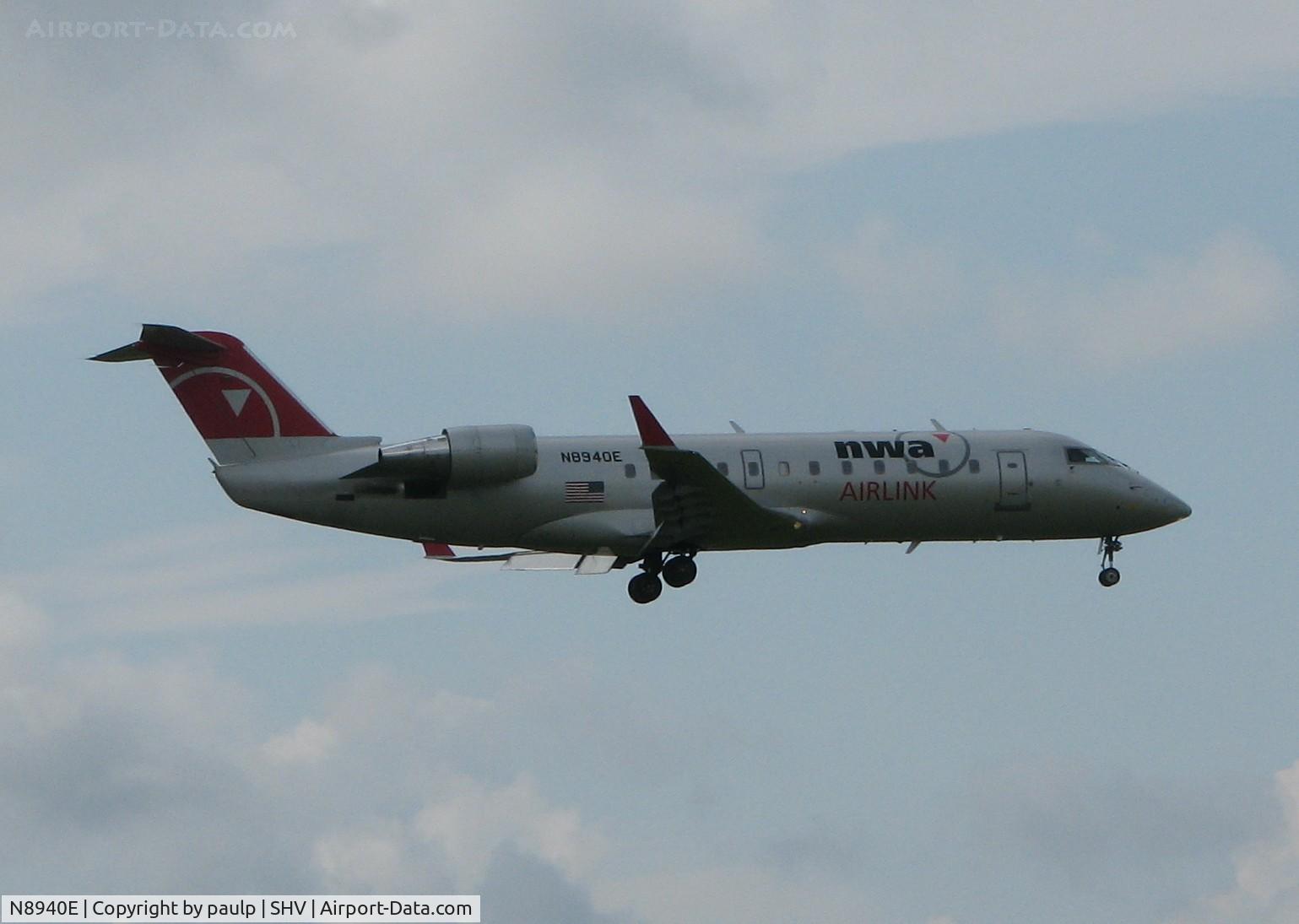 N8940E, 2004 Bombardier CRJ-200 (CL-600-2B19) C/N 7940, Landing at Shreveport Regional.