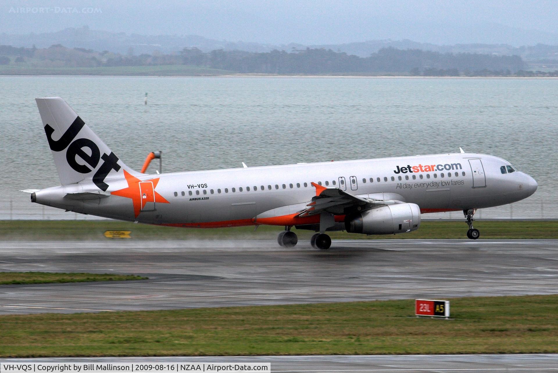 VH-VQS, 2005 Airbus A320-232 C/N 2515, Damn the Auckland weather!
