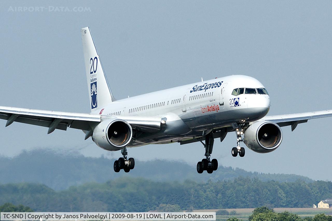 TC-SND, 1993 Boeing 757-2Q8 C/N 26268, SunExpress Boeing B737-2Q8  approach RWY 09 LNZ
