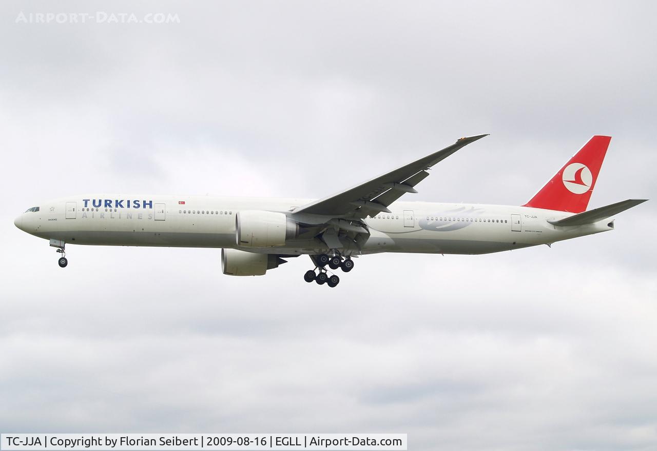 TC-JJA, 2007 Boeing 777-35R/ER C/N 35160, Short final rwy 27L