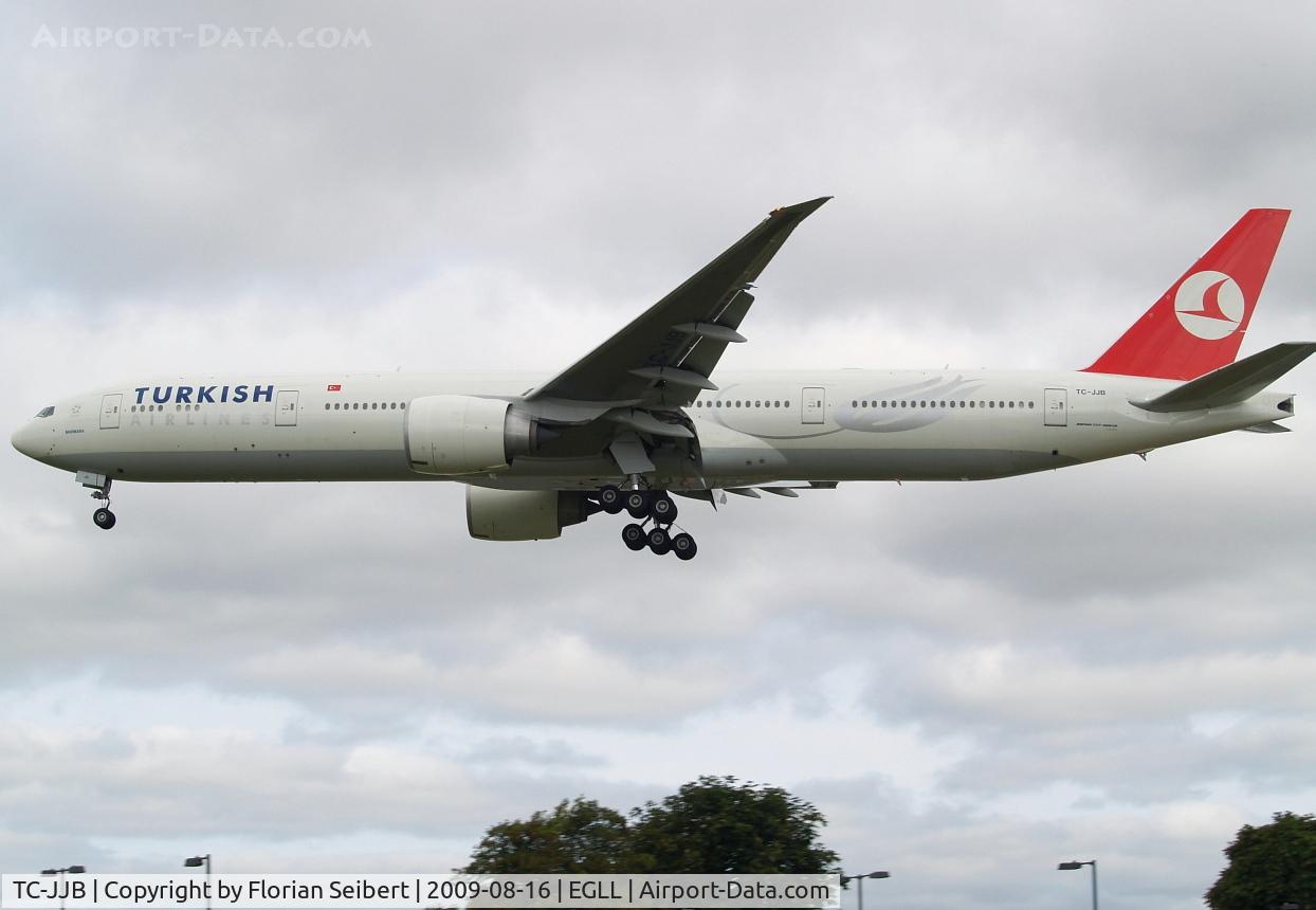 TC-JJB, 2007 Boeing 777-35R/ER C/N 35162, Short final rwy 27L