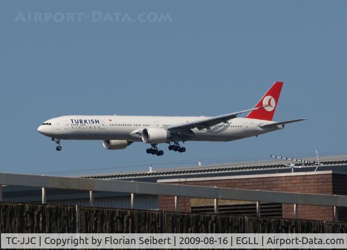 TC-JJC, 2007 Boeing 777-35R/ER C/N 35164, Short final rwy 27R