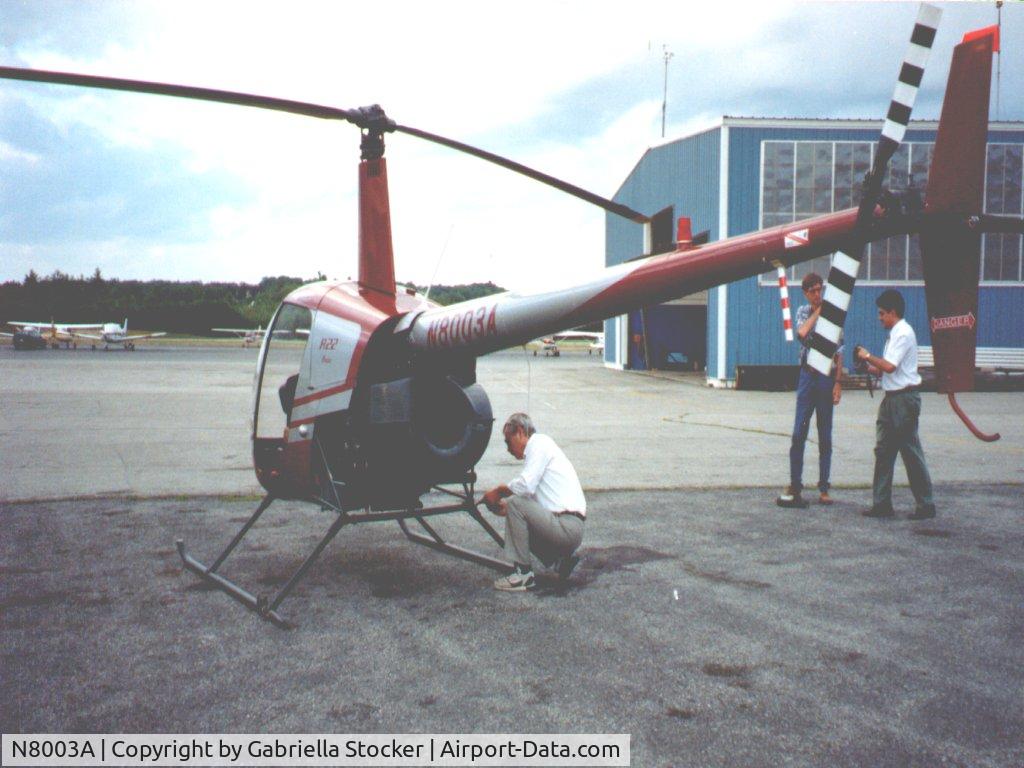 N8003A, Robinson R22 Beta C/N 0922, Bore airfield in New Hampshire (US)
