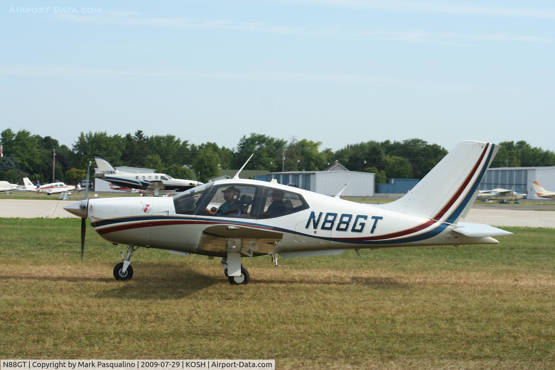 N88GT, 2001 SOCATA TB-20 Trinidad C/N 2083, TB-20