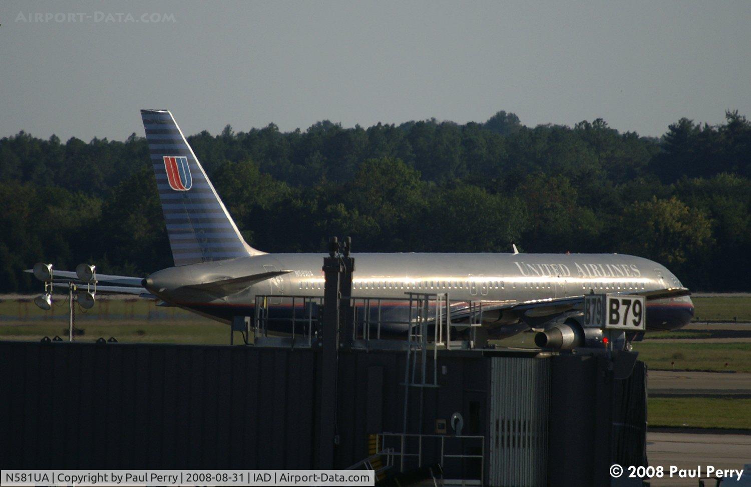 N581UA, 1993 Boeing 757-222 C/N 26701, Sun kissed, and taxiing out
