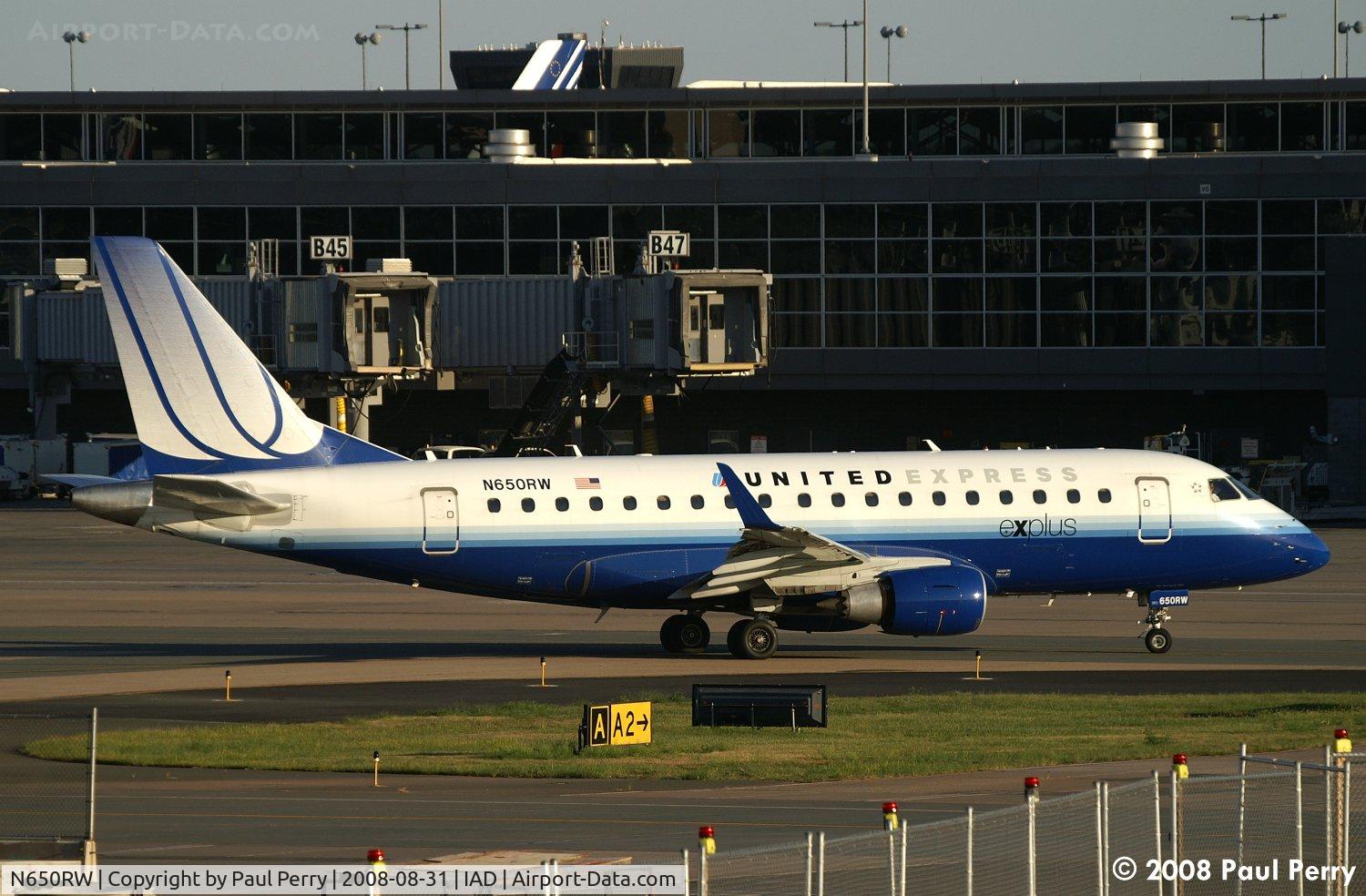 N650RW, 2005 Embraer 170SE (ERJ-170-100SE) C/N 17000071, Another Embraer profiled at the terminal