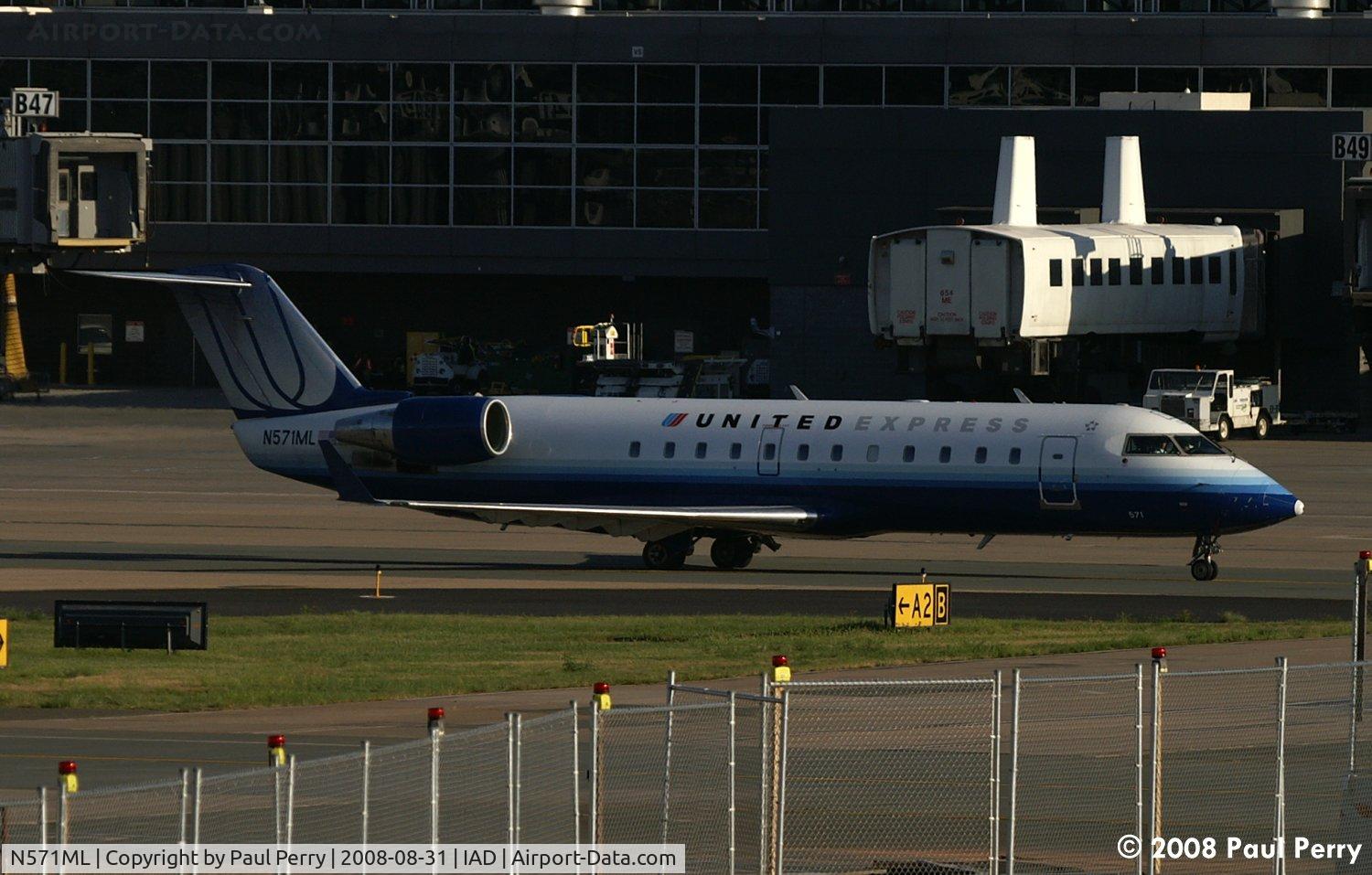 N571ML, 1997 Canadair CRJ-200ER (CL-600-2B19) C/N 7209, Another of the smallish birds
