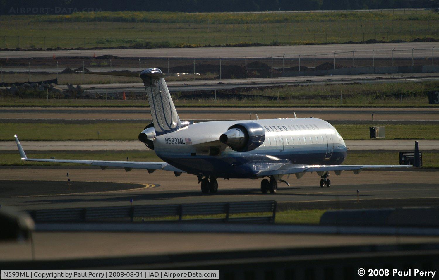 N593ML, 2001 Bombardier CRJ-200ER (CL-600-2B19) C/N 7465, Late afternoon departure