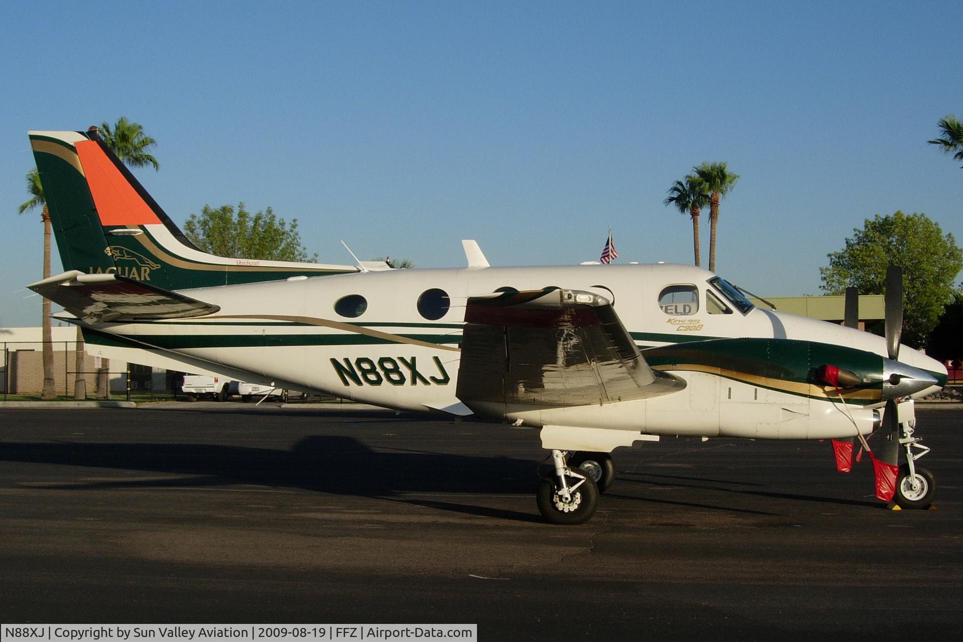 N88XJ, 1998 Raytheon Aircraft Company C90A C/N LJ-1525, Operated by USFS pilots as an air attack lead plane