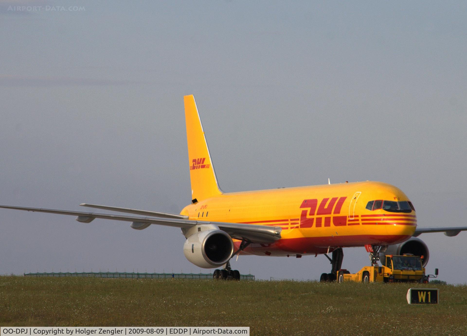 OO-DPJ, 1986 Boeing 757-236/SF C/N 23493, Return in late sunlight