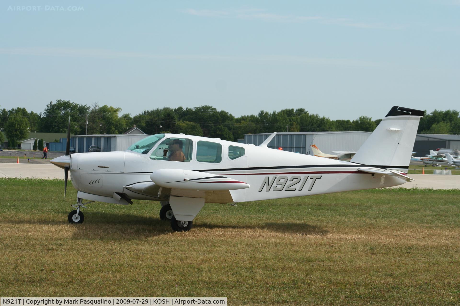 N921T, 1960 Beech 35-33 Debonair C/N CD-129, Beech 33