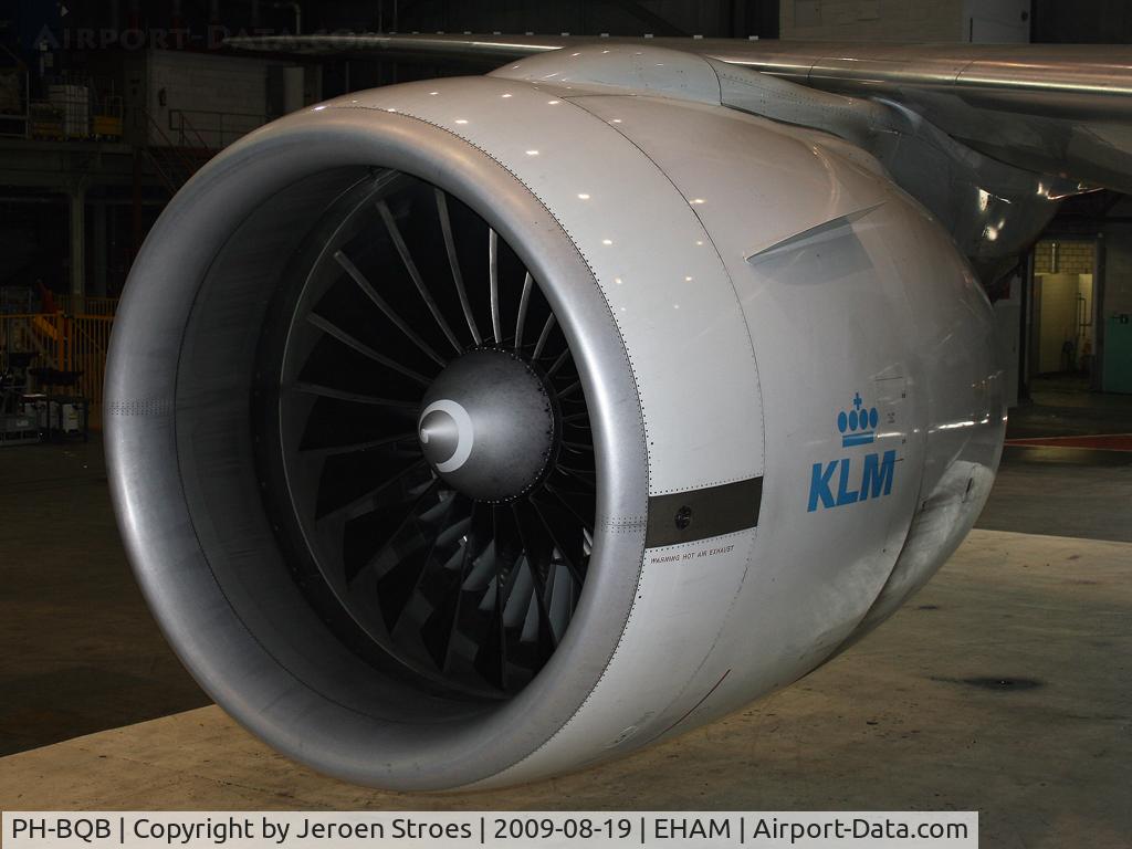 PH-BQB, 2003 Boeing 777-206/ER C/N 33712, .