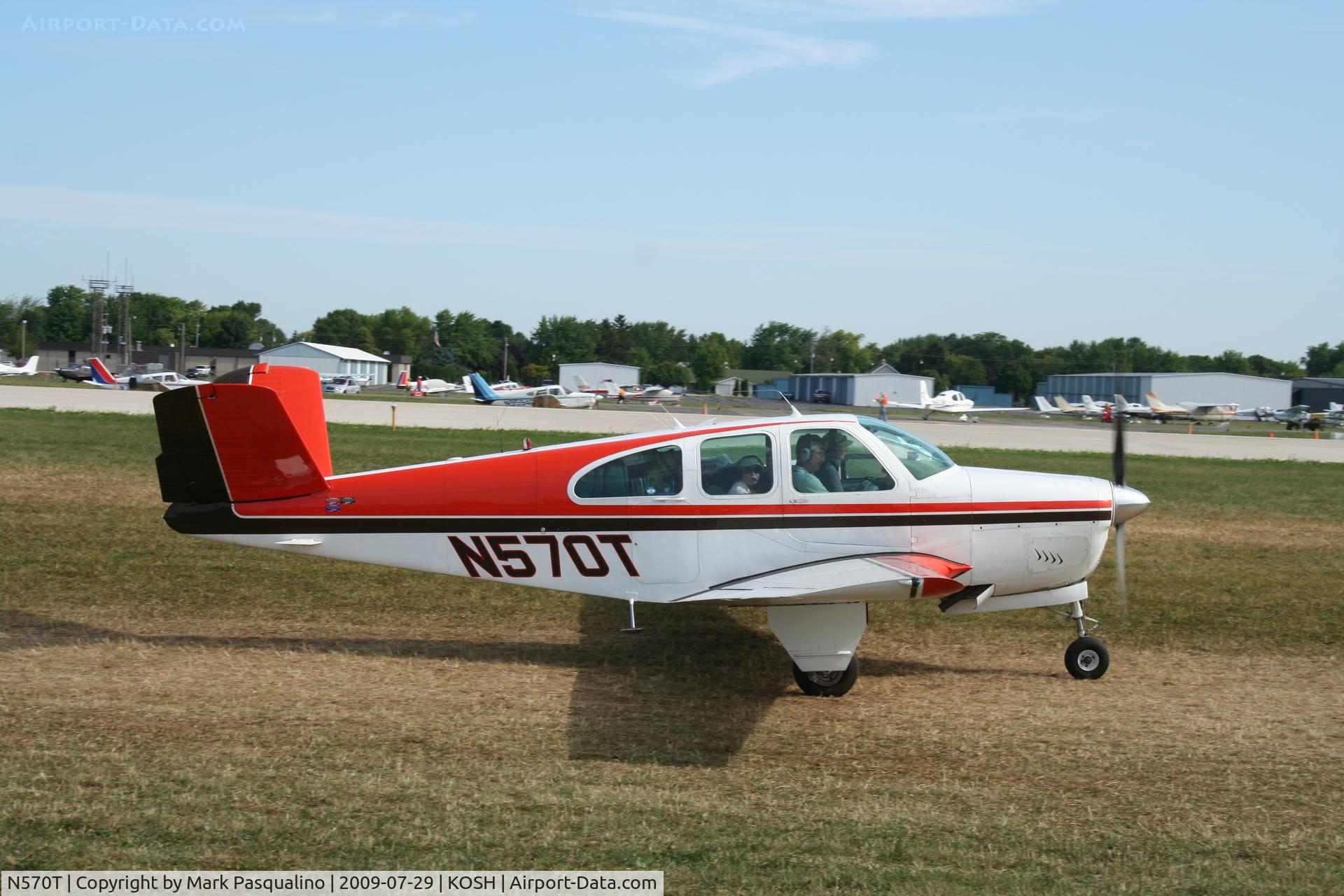 N570T, 1961 Beech N35 Bonanza C/N D-6747, Beech N35
