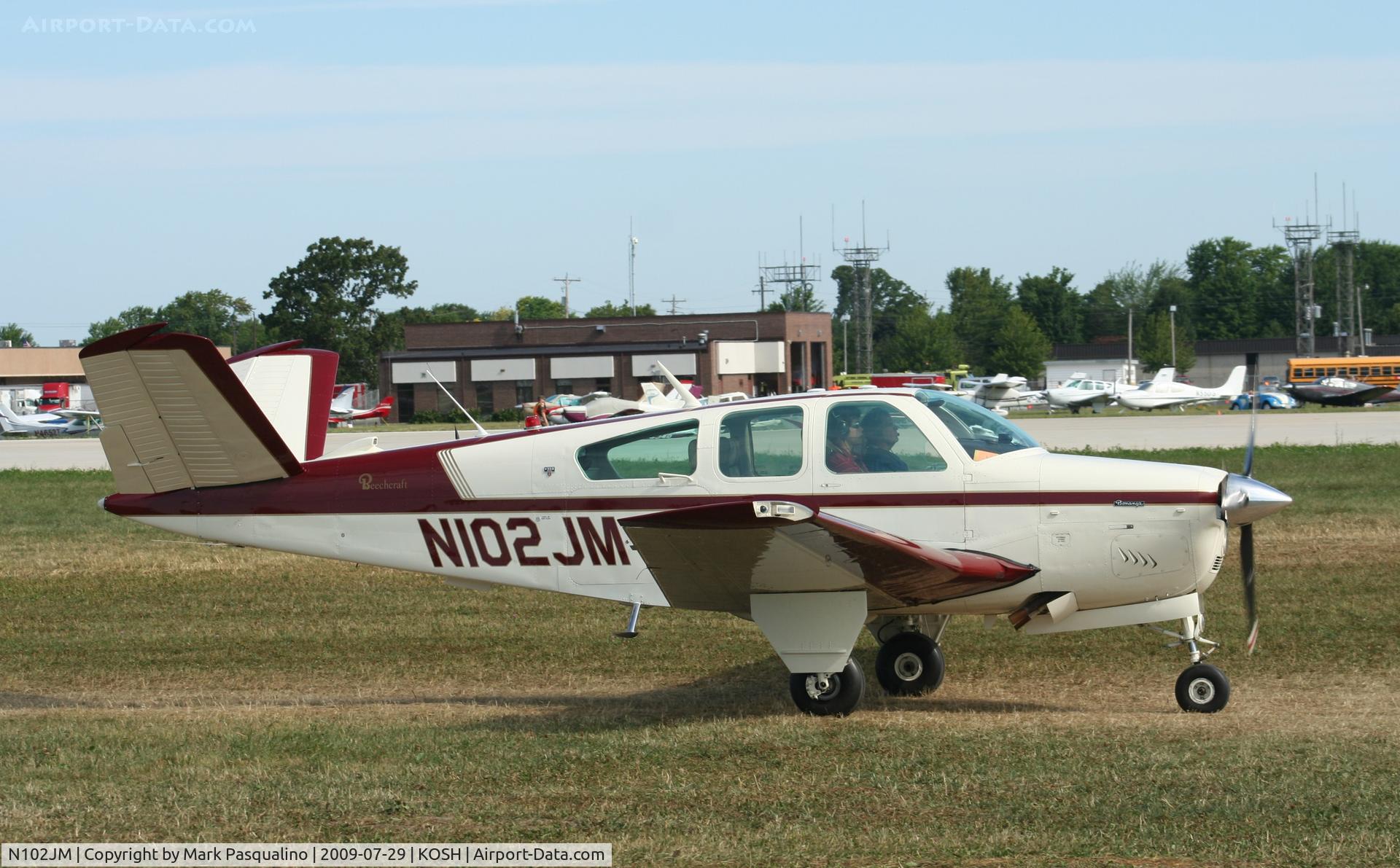 N102JM, 1979 Beech V35B Bonanza C/N D-10216, Beech V35B